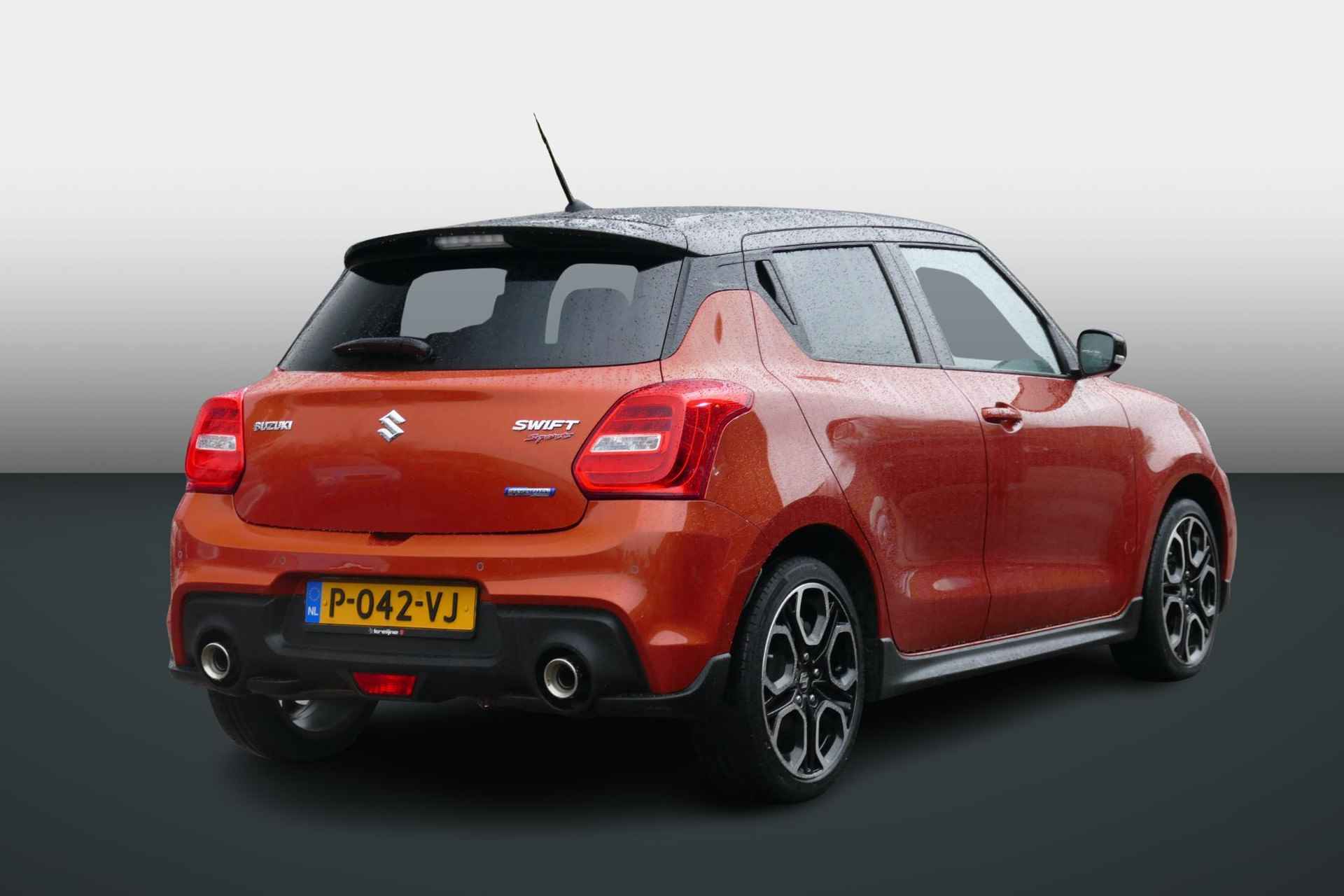 Suzuki Swift 1.4 Sport Smart Hybrid - 2/35