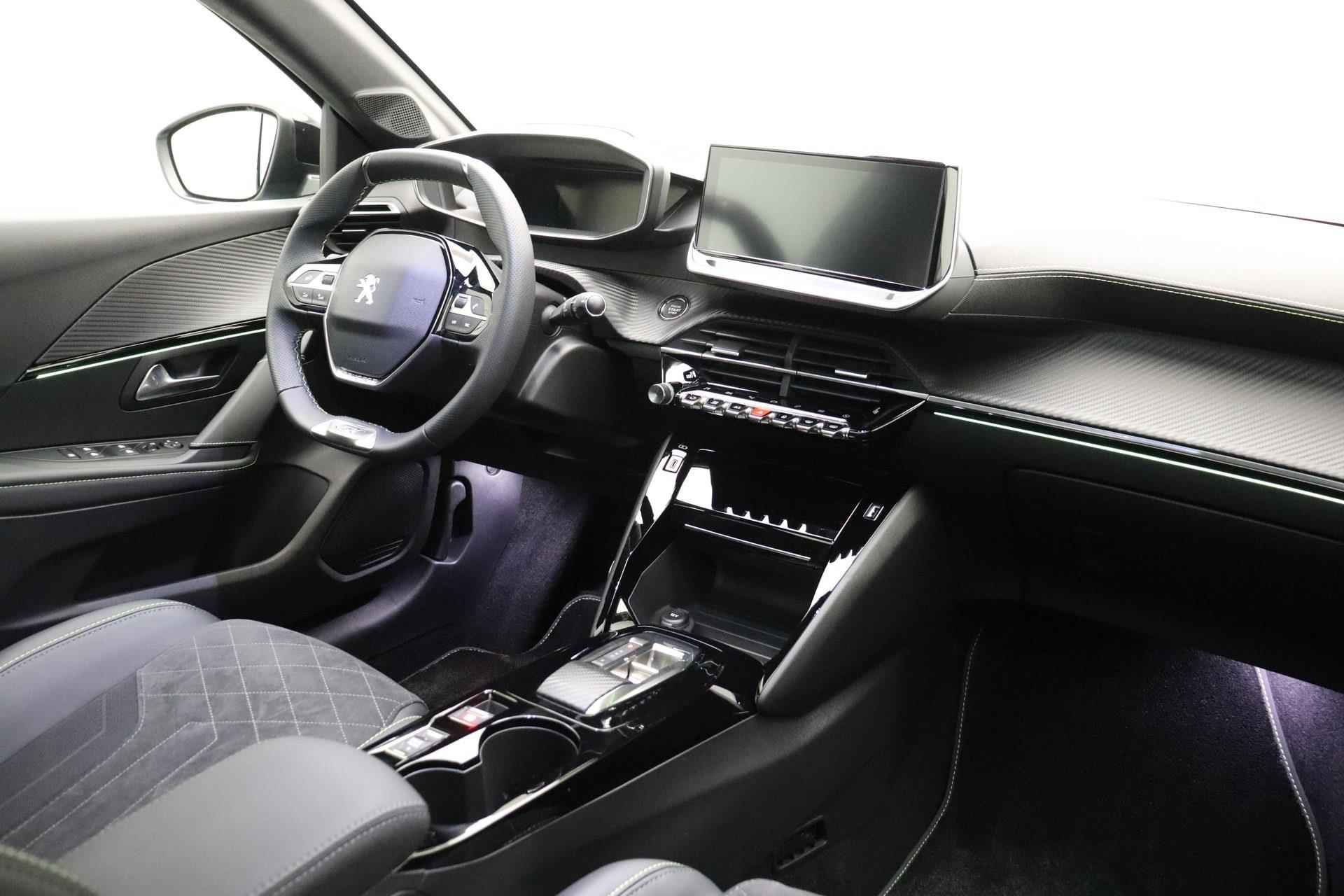 Peugeot e-208 EV GT Pack 50 kWh | Panoramadak | Subsidie | Alcantara bekleding | Stoelverwarming | Parkeersensoren voor en achter | Achteruitrijcamera | Climate control | Navigatie - 3/37