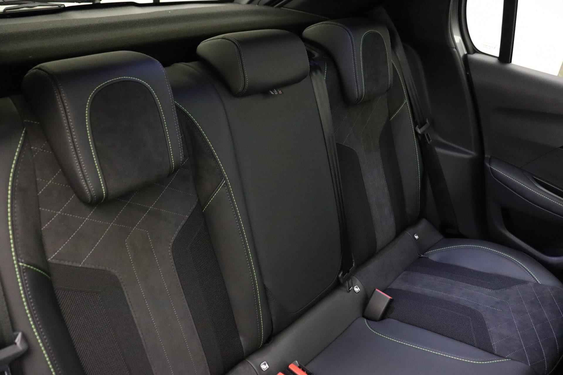 Peugeot e-208 EV GT Pack 50 kWh | Panoramadak | Subsidie | Alcantara bekleding | Stoelverwarming | Parkeersensoren voor en achter | Achteruitrijcamera | Climate control | Navigatie - 16/37