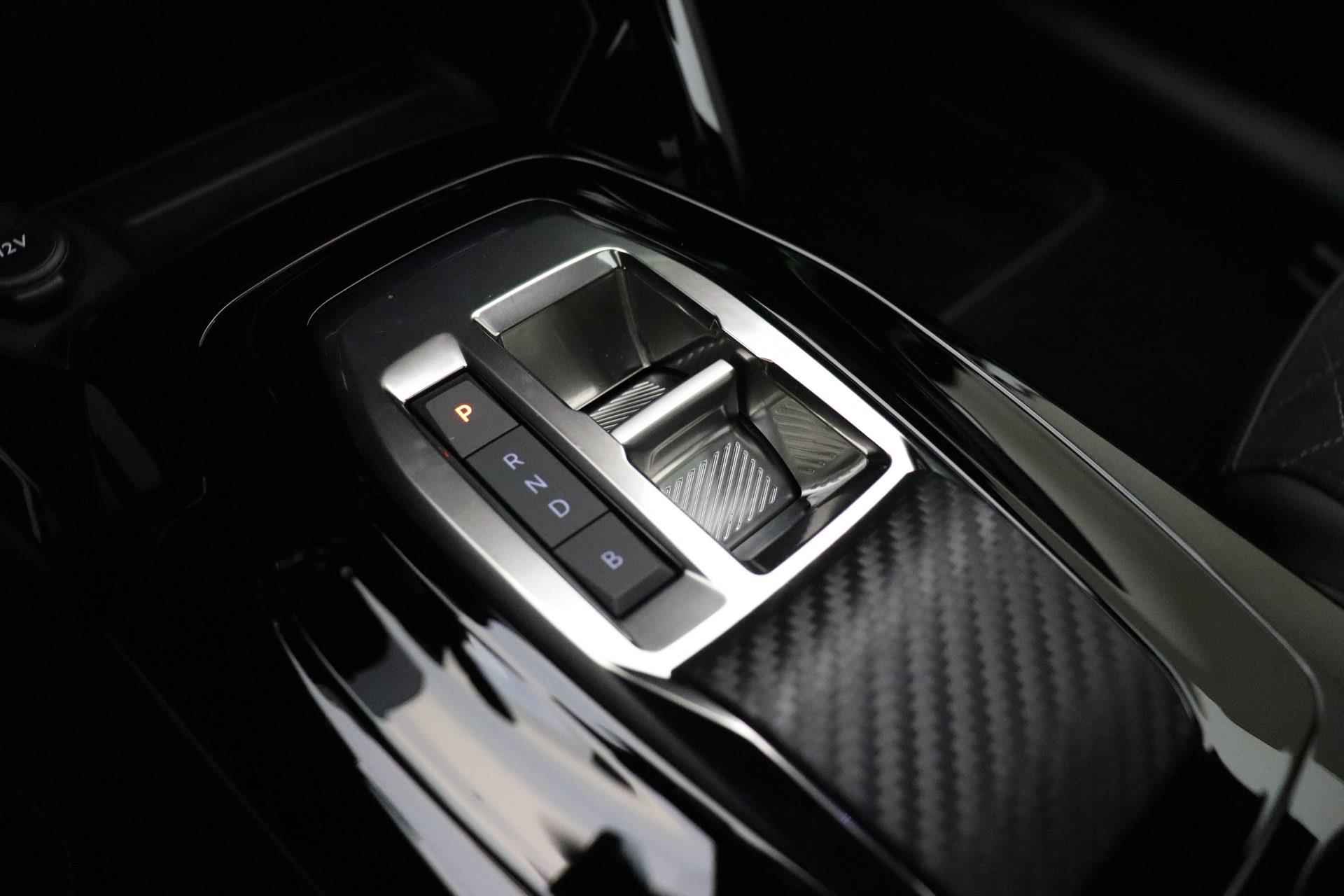 Peugeot e-208 EV GT Pack 50 kWh | Panoramadak | Subsidie | Alcantara bekleding | Stoelverwarming | Parkeersensoren voor en achter | Achteruitrijcamera | Climate control | Navigatie - 22/37