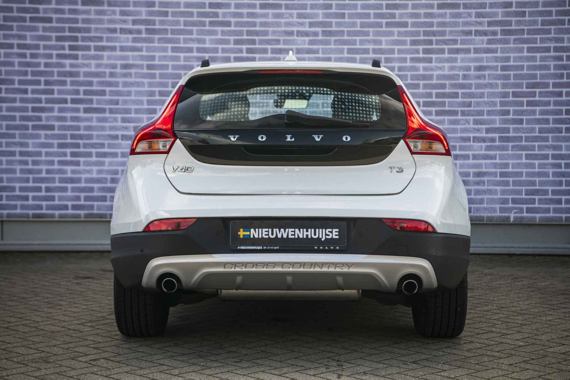 Volvo V40 Cross Country 1.5 T3 Dynamic Edition | Lederen Bekleding | Cruise Control | Navigatie | LED Koplampen | Stoelverwarming | - 10/32