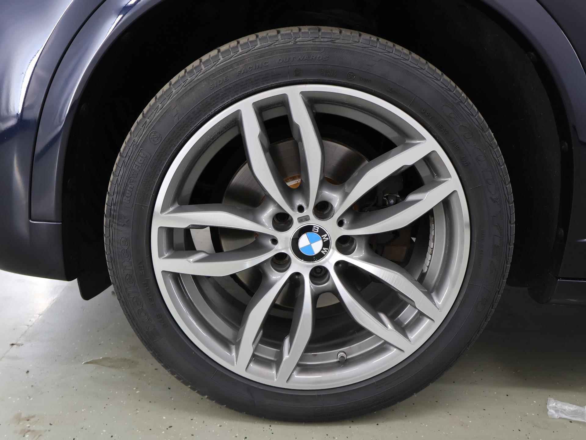 BMW X3 xDrive20i High Executive M-Sport | Trekhaak | Schuif / Kanteldak | Navigatie | Parkeersensoren | Stoelverwarming | Climate Control | - 42/46