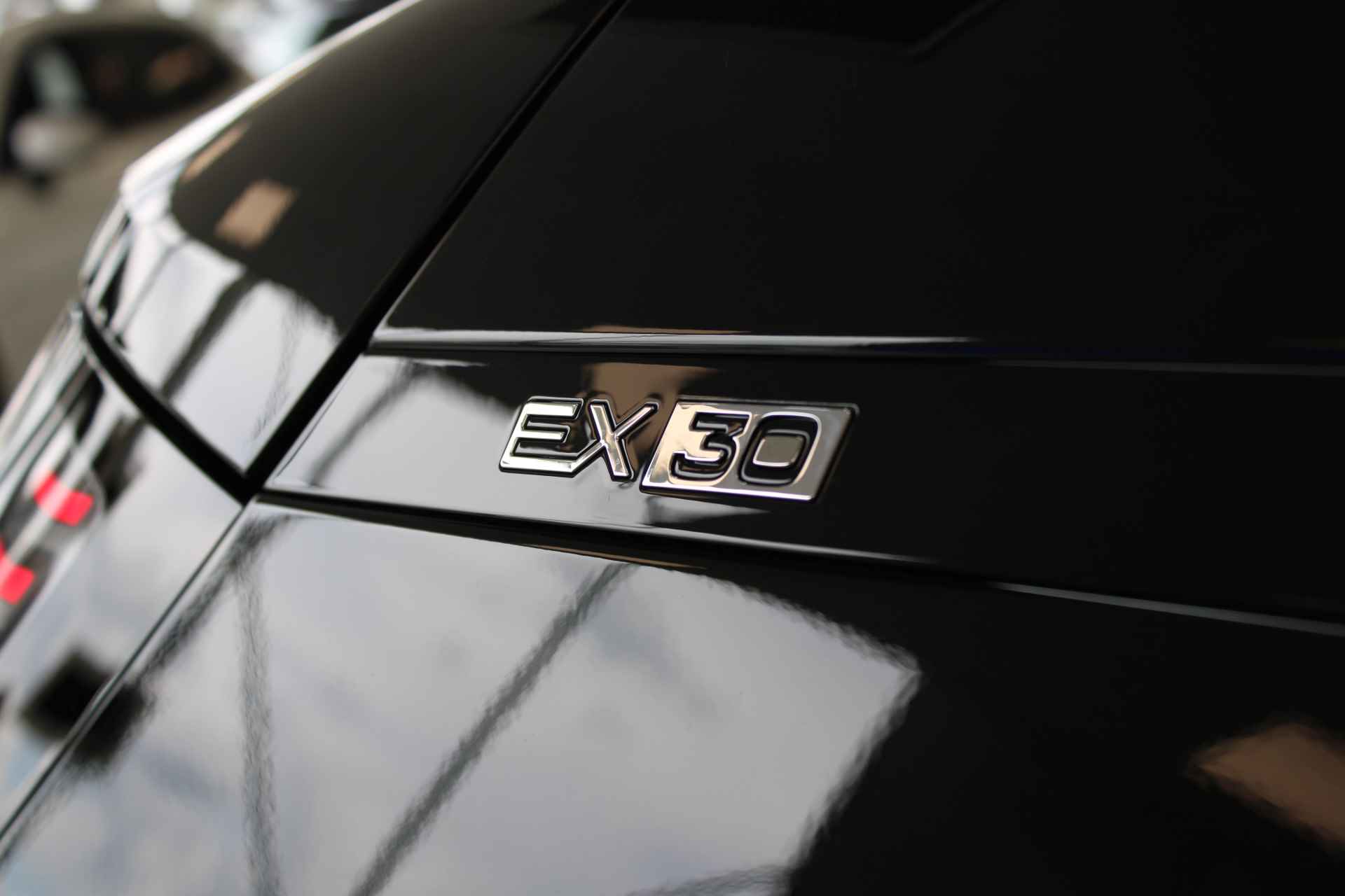 Volvo EX30 Extended Range 272PK Ultra 69kWh | Black Pack | Mist | 20'' | Panoramadak | Getint glas - 54/57