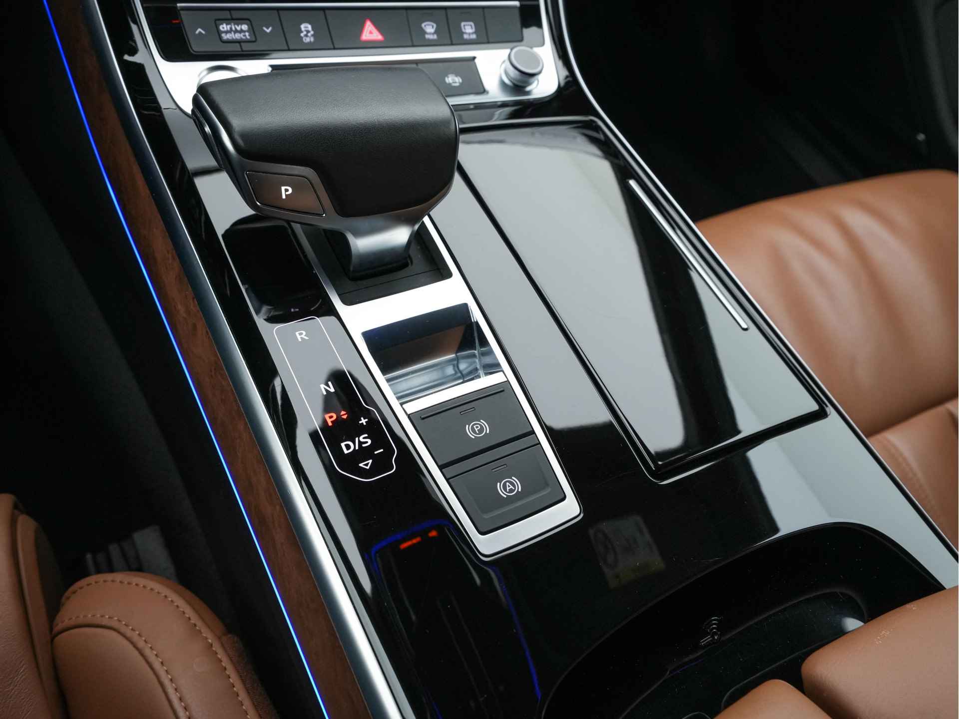 Audi A8 50 TDI Quattro Aut. * MATRIX-LED | UNICUM-VOLLEDER | VIRTUAL-COCKPIT  |  BANG&OLUFSEN-SURROUND | SOFT-CLOSE | KEYLESS | MEMORY-SEATS | ADAPTIVE-CRUSIE | DAB | CAMERA | ECC | PDC | AIR-SUSPENSION | AMBIENT-L - 12/40