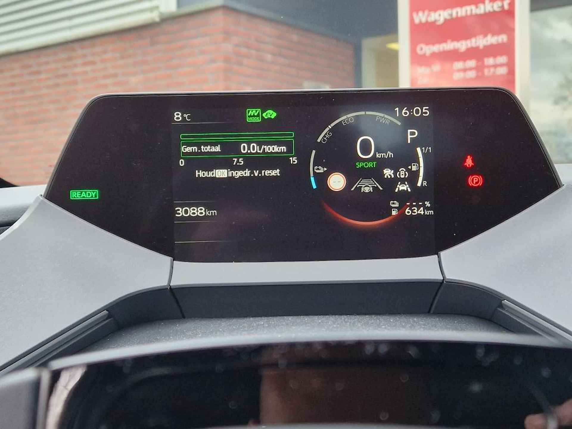 Toyota Prius 2.0 PLUG-IN EXECUTIVE APPLE/ANDROID BLISS 19"LMV STUURVERWARMING EL-ACHTERKLEP NL-AUTO - 19/25