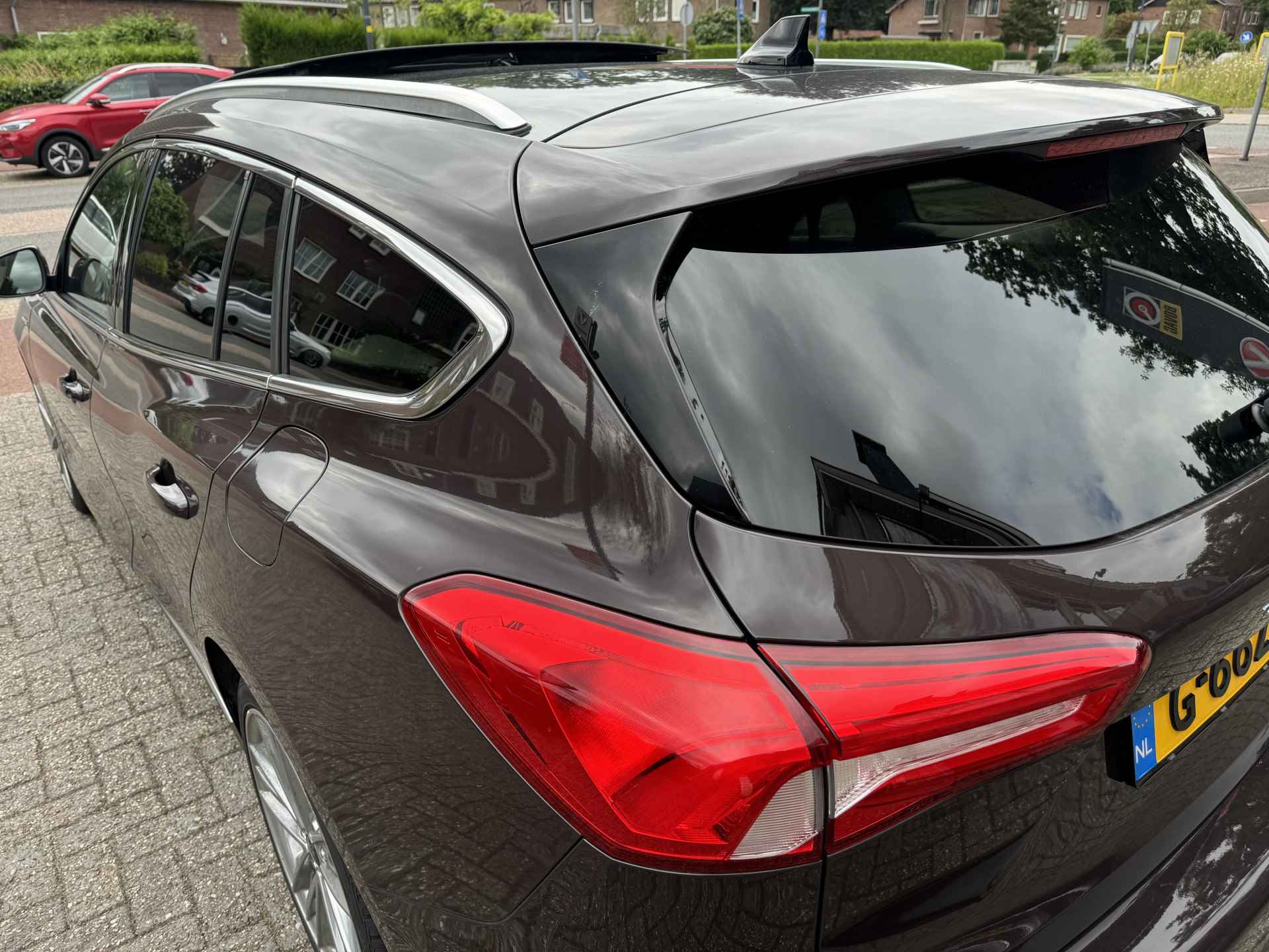 Ford FOCUS Wagon 125pk EcoBoost Vignale, Pano | Orig. NL auto - 21/37