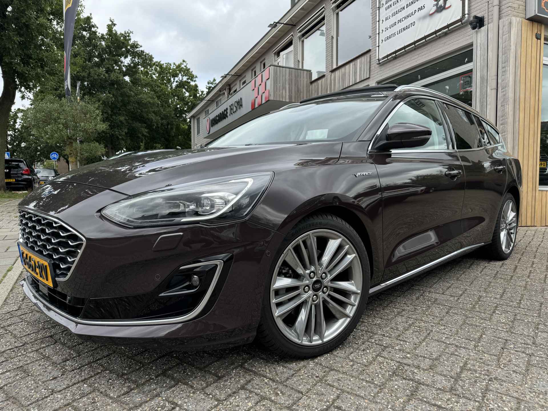 Ford FOCUS Wagon 125pk EcoBoost Vignale, Pano | Orig. NL auto - 32/37