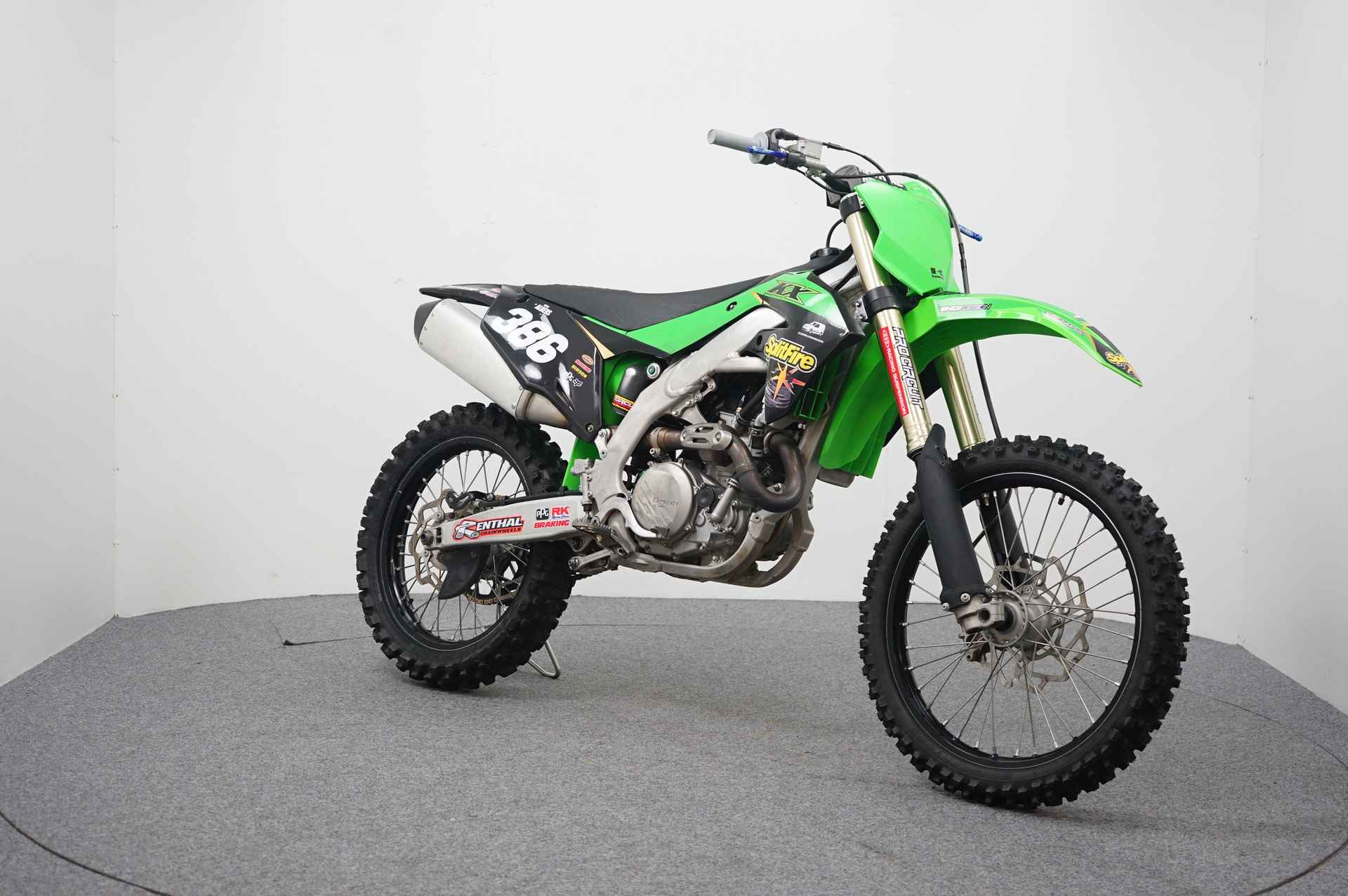 Kawasaki KX 450 F - 2/17