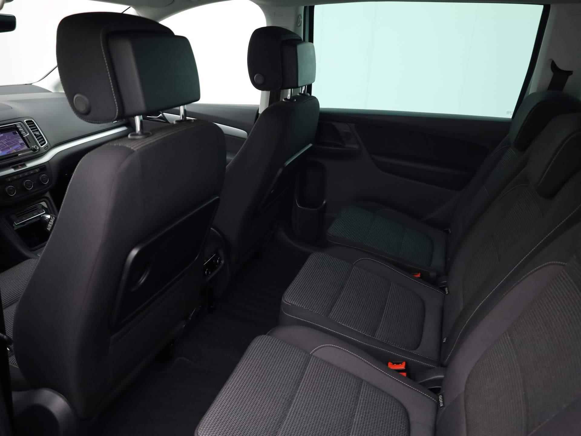Volkswagen Sharan 1.4TSI/150PK Comfortline 7Pers. DSG · Navigatie · Parkeersensoren · Cruise control - 18/40