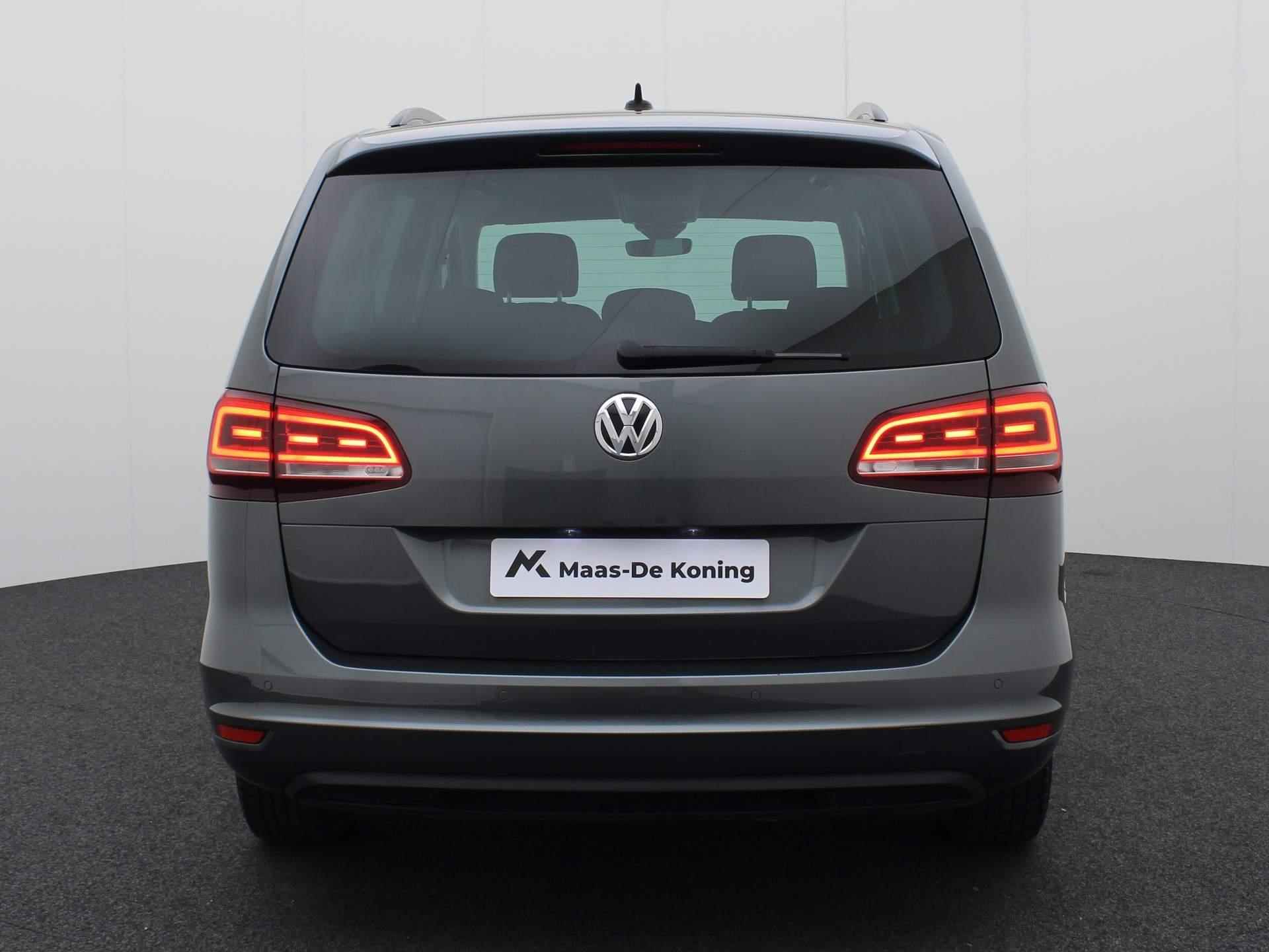 Volkswagen Sharan 1.4TSI/150PK Comfortline 7Pers. DSG · Navigatie · Parkeersensoren · Cruise control - 35/40