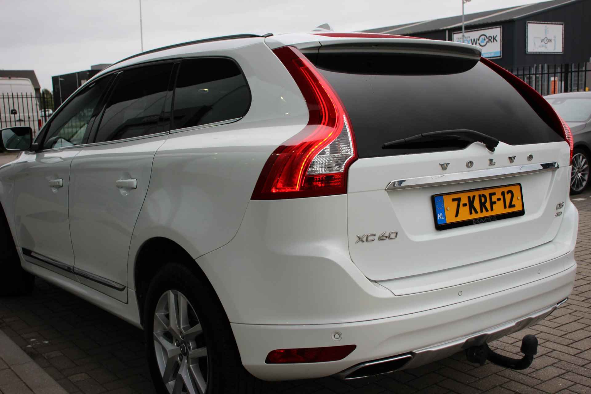 Volvo XC60 2.4 D5 Summum | 215PK | Navi. | Leder | Trekhaak | Parelmoer - 15/28