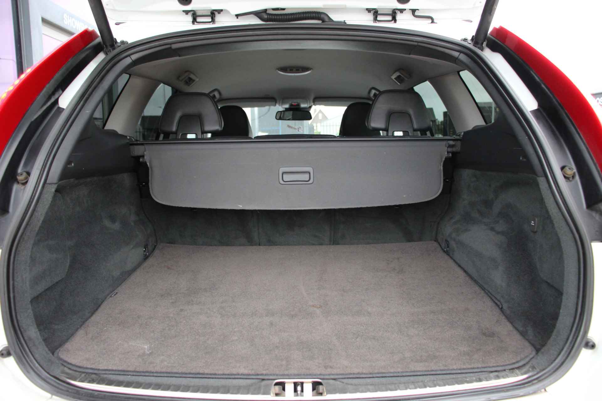 Volvo XC60 2.4 D5 Summum | 215PK | Navi. | Leder | Trekhaak | Parelmoer - 24/28