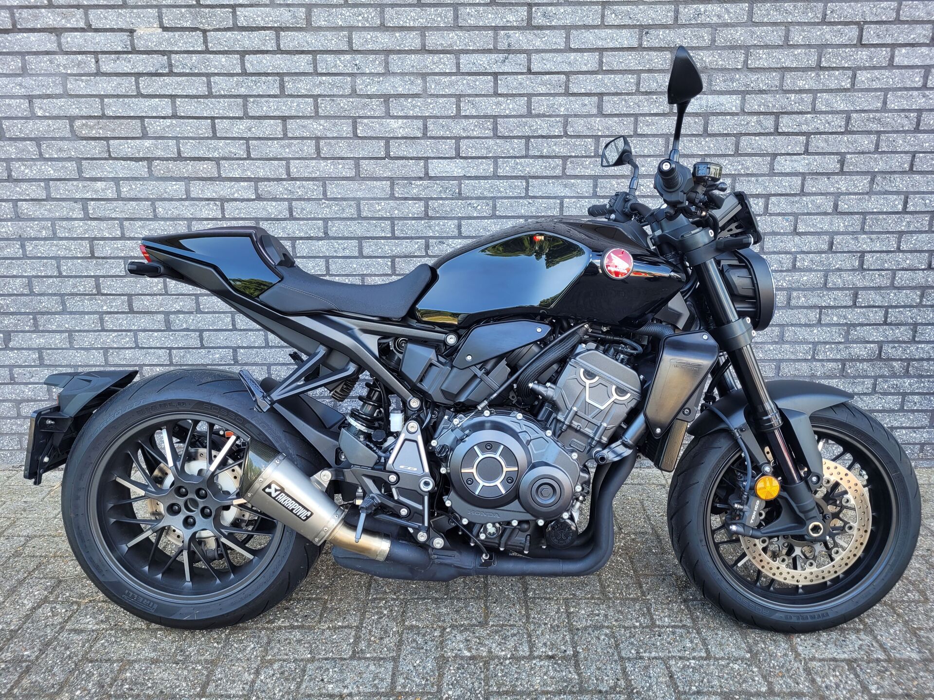 Honda CB1000RA Black Edition bij viaBOVAG.nl