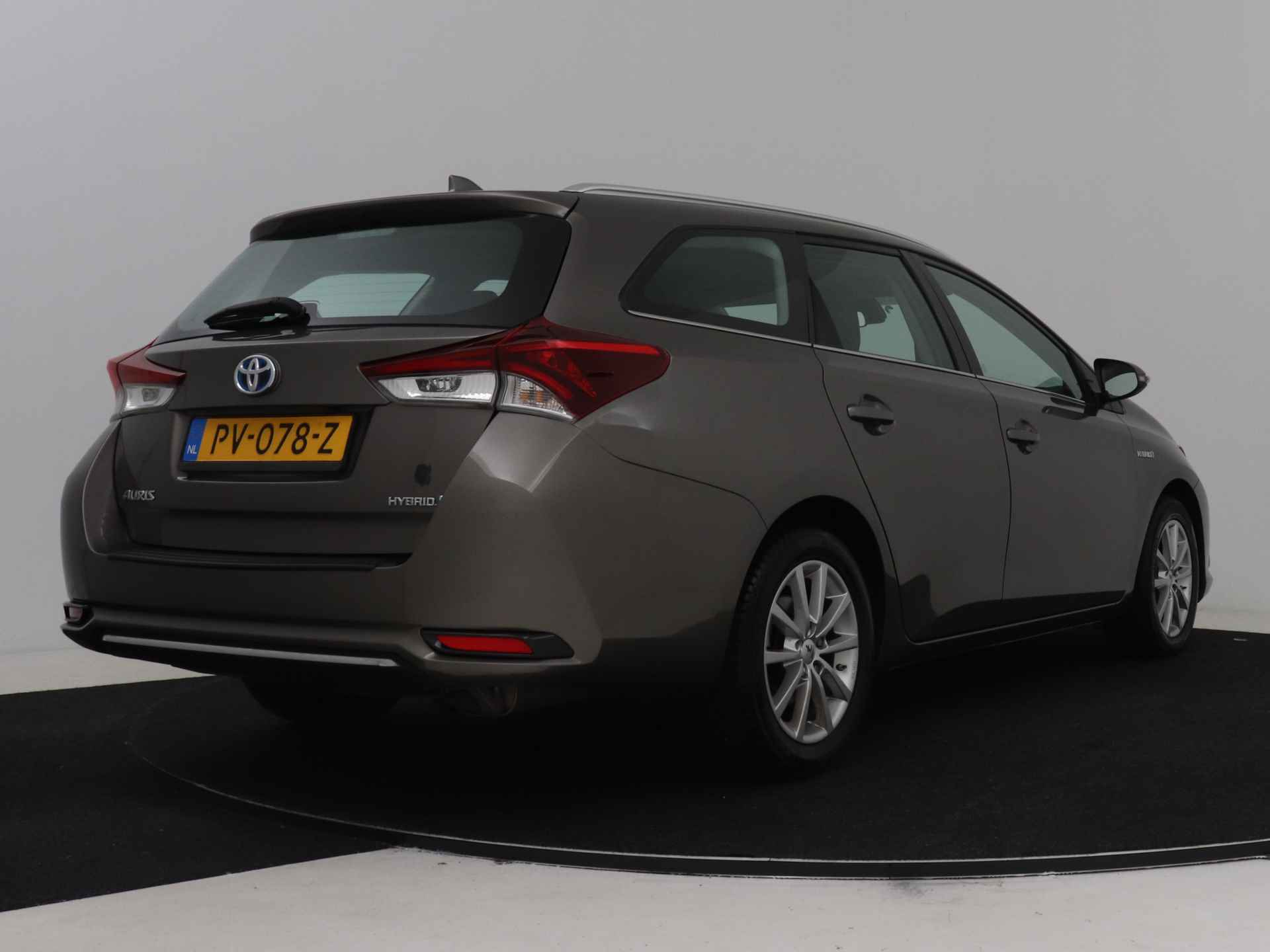 Toyota Auris Touring Sports 1.8 Hybrid Aspiration | Navigatie | Camera | LM velgen | - 3/43