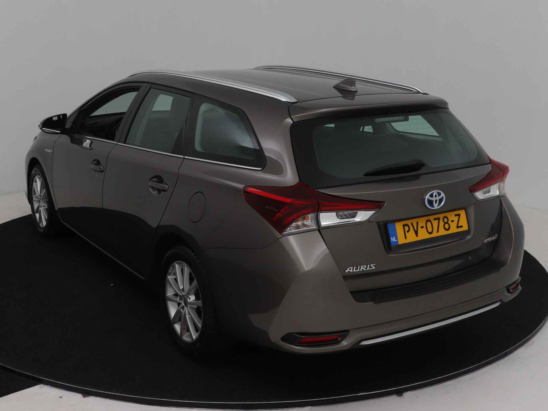 Toyota Auris Touring Sports 1.8 Hybrid Aspiration | Navigatie | Camera | LM velgen | - 14/43