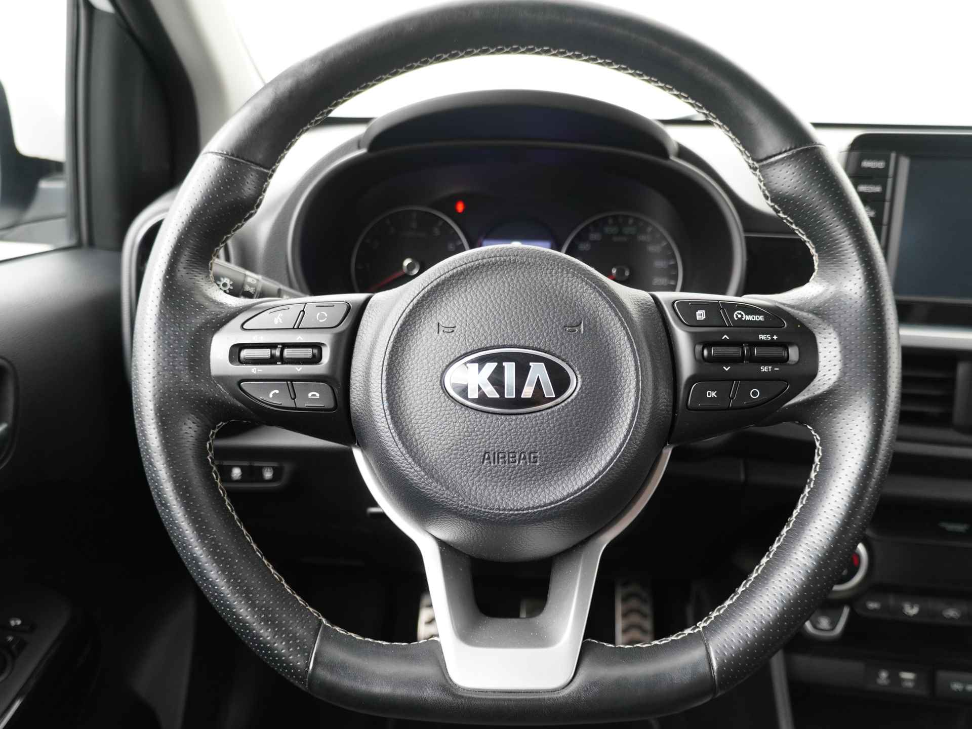 Kia Picanto 1.0 T-GDI X-Line - Stoel en stuurverwarming - Navigatie - Draadloos opladen - 1e Eigenaar - Unieke Kilometerstand -12 Maanden Bovag Garantie - 39/48