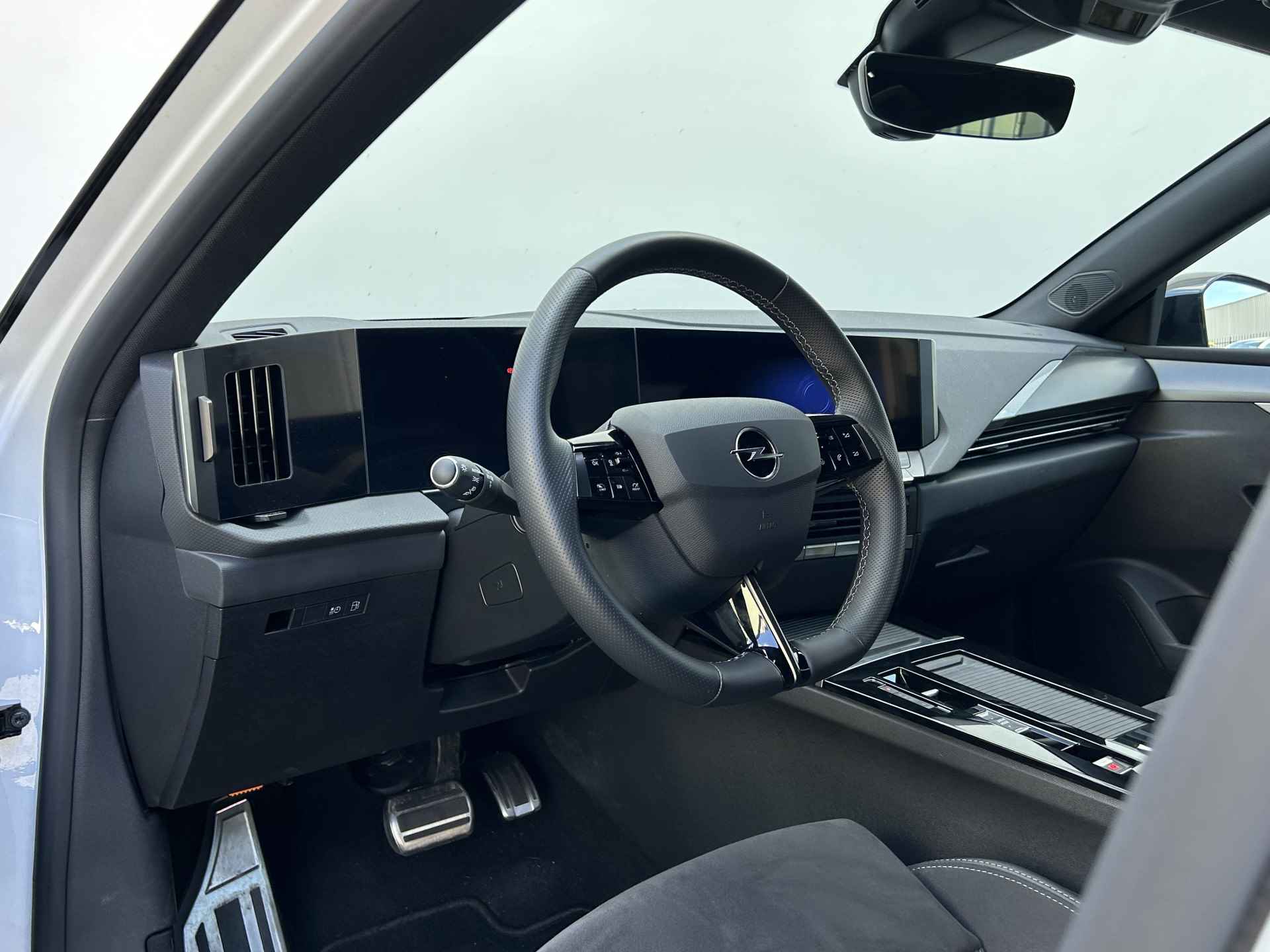 Opel Astra 1.6 Turbo Plug-in Hybrid GSe 225pk | DEMO DEAL | LED verlichting | Navigatie | Adaptieve cruise control | Stoel- en stuurverwarm Elektrisch bedienbare bestuurdersstoel met geheugen | Skiluik | - 8/25