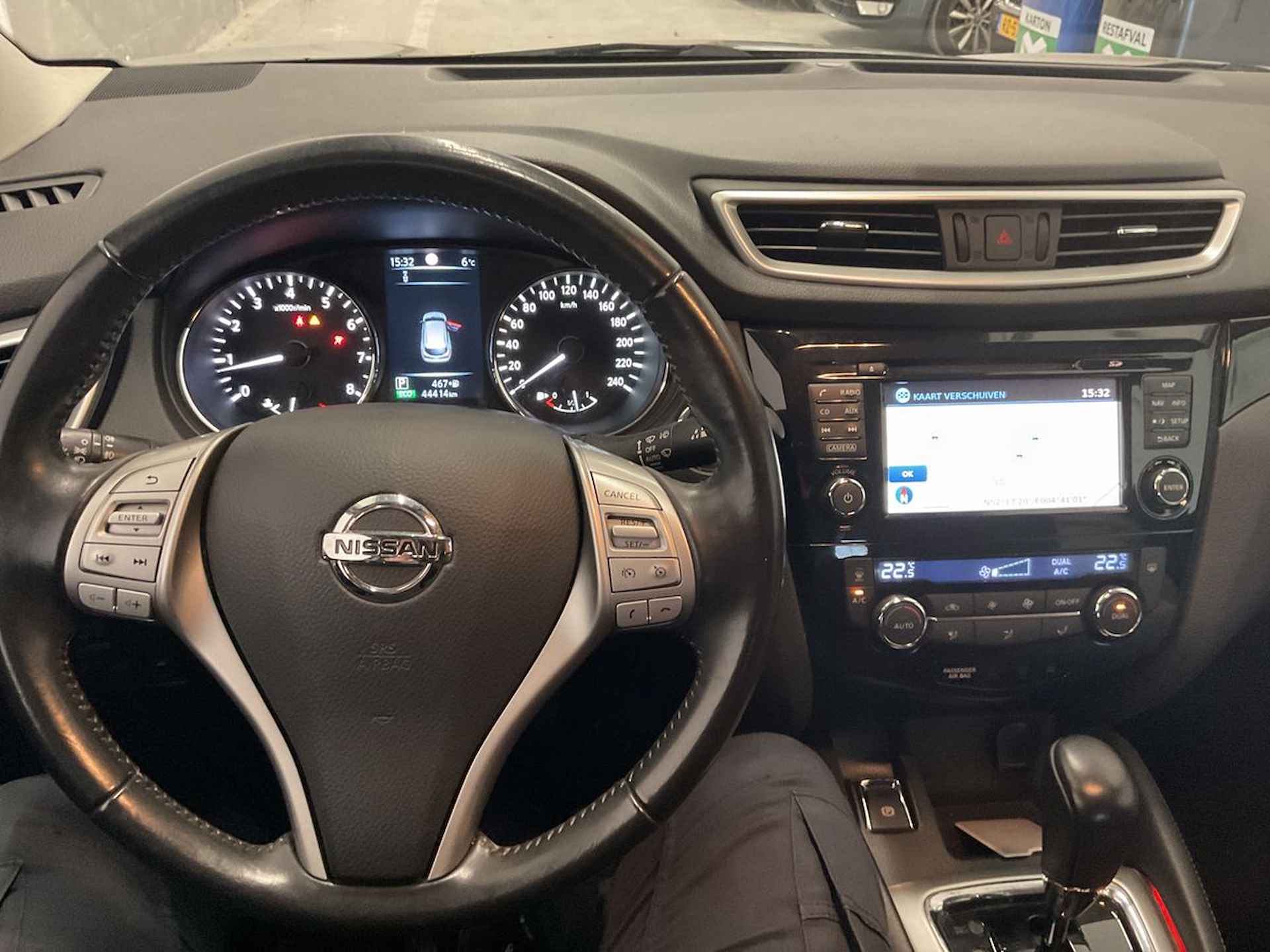 Nissan QASHQAI 1.2 Connect Edition NL AUTO | PANO | TREKHAAK | NAVI | LAGE KM - 4/17