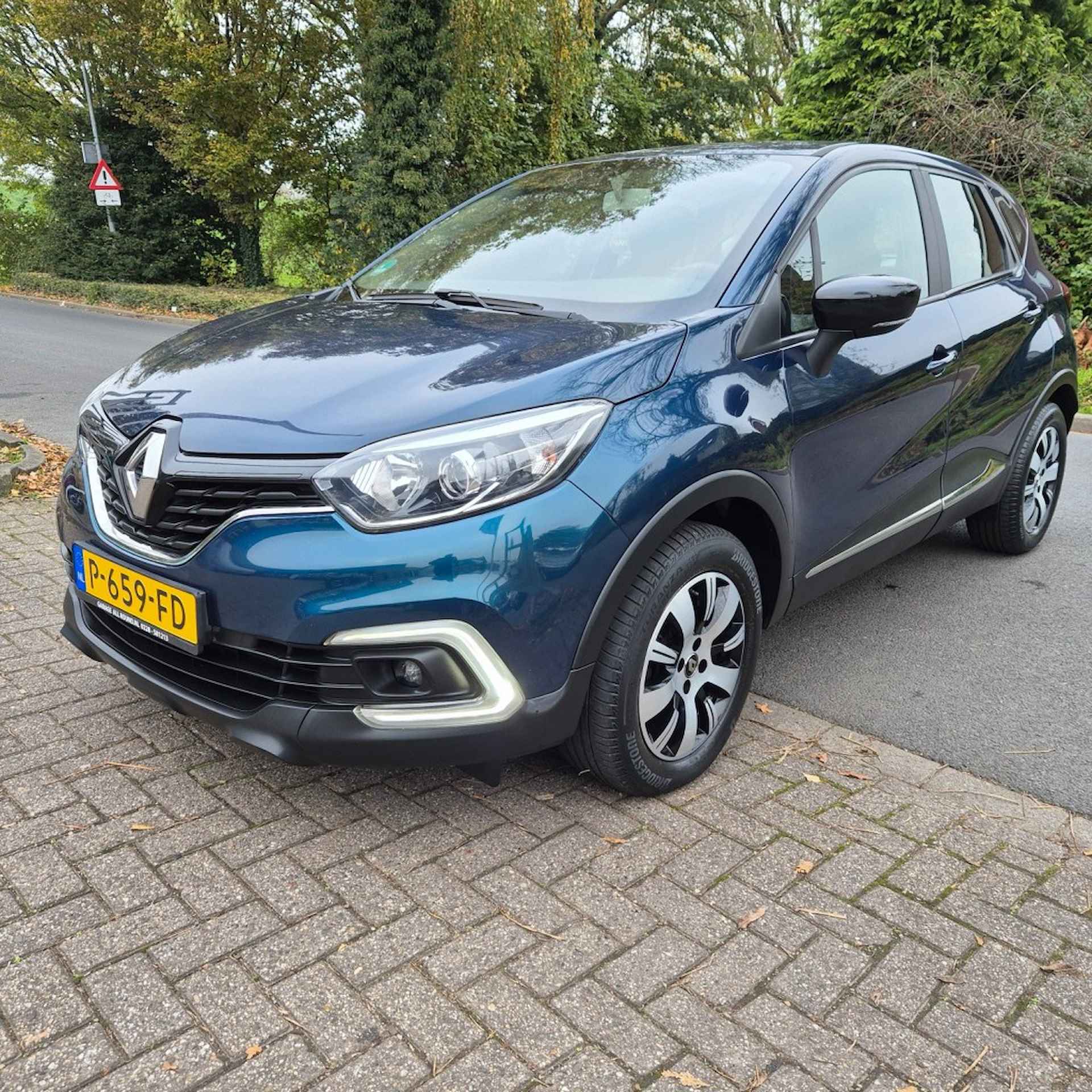 RENAULT Captur 0.9 TCE Intens lichtmetaal navigatie trekhaak cruise - 6/24