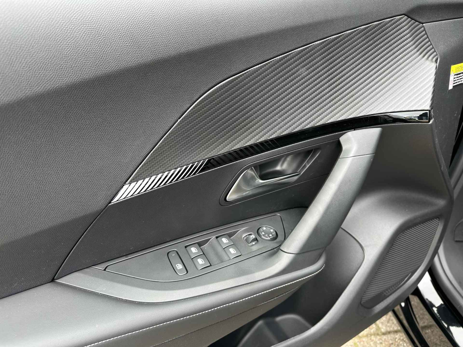 Peugeot 2008 1.2 Turbo 100 PK Allure | Bouwjaar 2024 | Nieuwste Model ! | Digitaal Instrumentarium | HD Camera | Full Screen Navigatie | LED Verlichting | Climate Control | Lichtmetalen Velgen | - 14/57