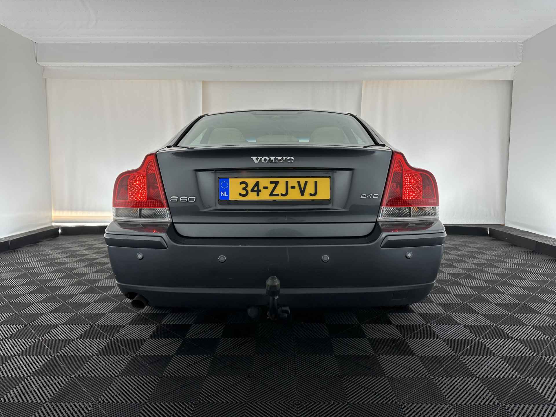 Volvo S60 2.4D Momentum Drivers-Edition *VOLLEDER | XENON | ECC | PDC | CRUISE | COMFORT-SEATS | 17"ALU* - 5/31