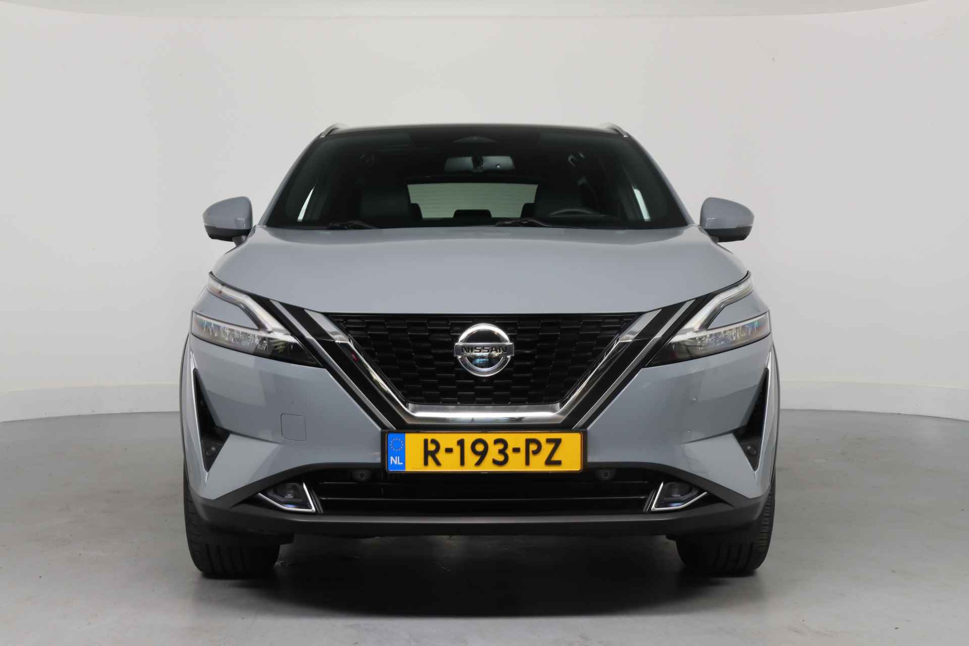 Nissan QASHQAI 1.3 MHEV Xtronic Business Executive | Dealer Onderhouden! | Trekhaak | Pano | Navi | 360 Camera | Keyless | Cruise Adaptive | BL - 2/43