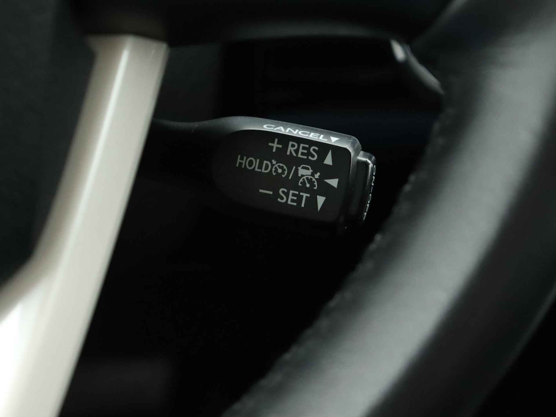 Toyota Prius 1.8 Plug-in Hybrid Dynamic Limited | Navigatie | Parkeerhulp | Parkeersensoren | - 21/40