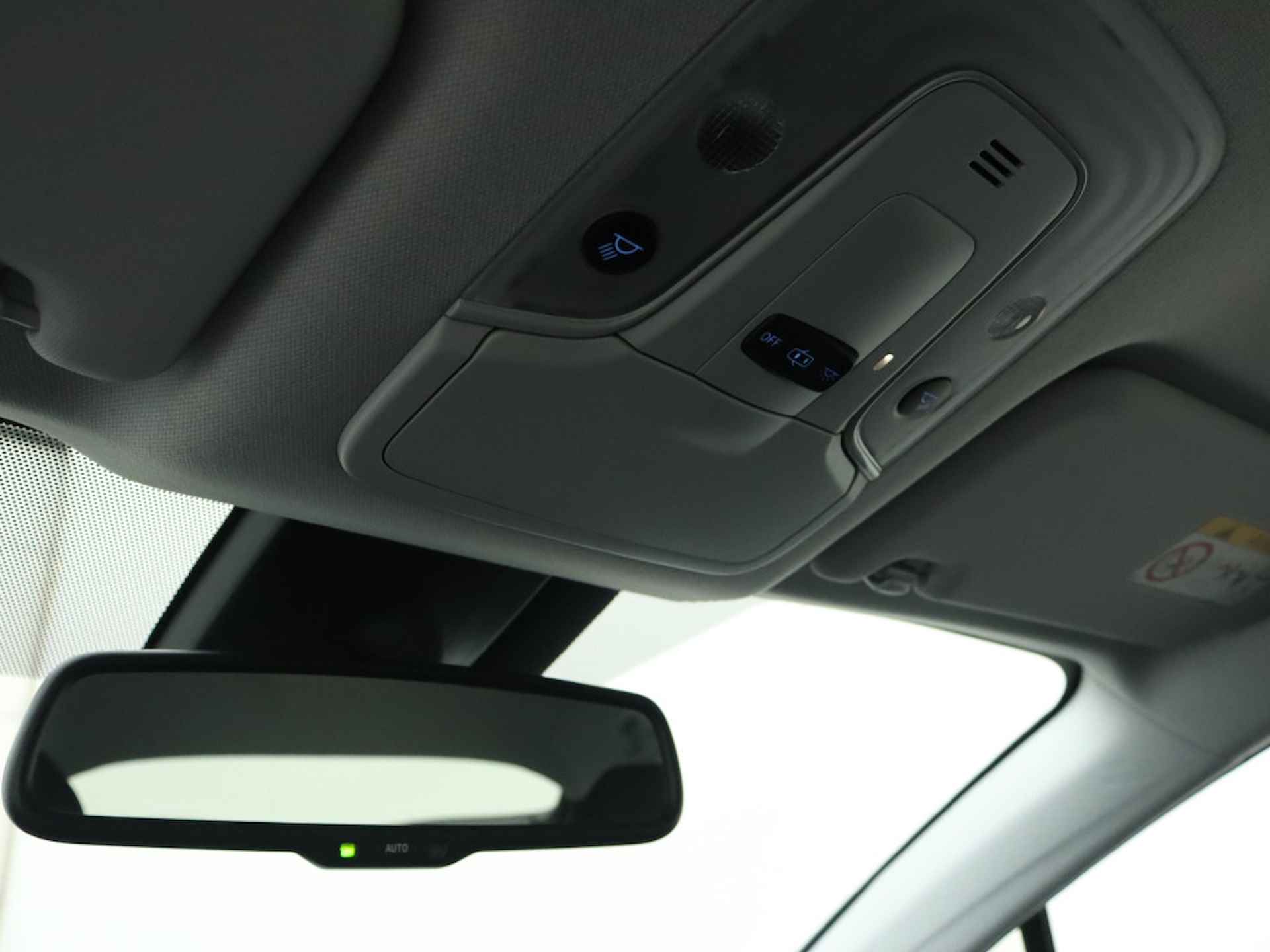 Toyota Prius 1.8 Plug-in Hybrid Dynamic Limited | Navigatie | Parkeerhulp | Parkeersensoren | - 26/40
