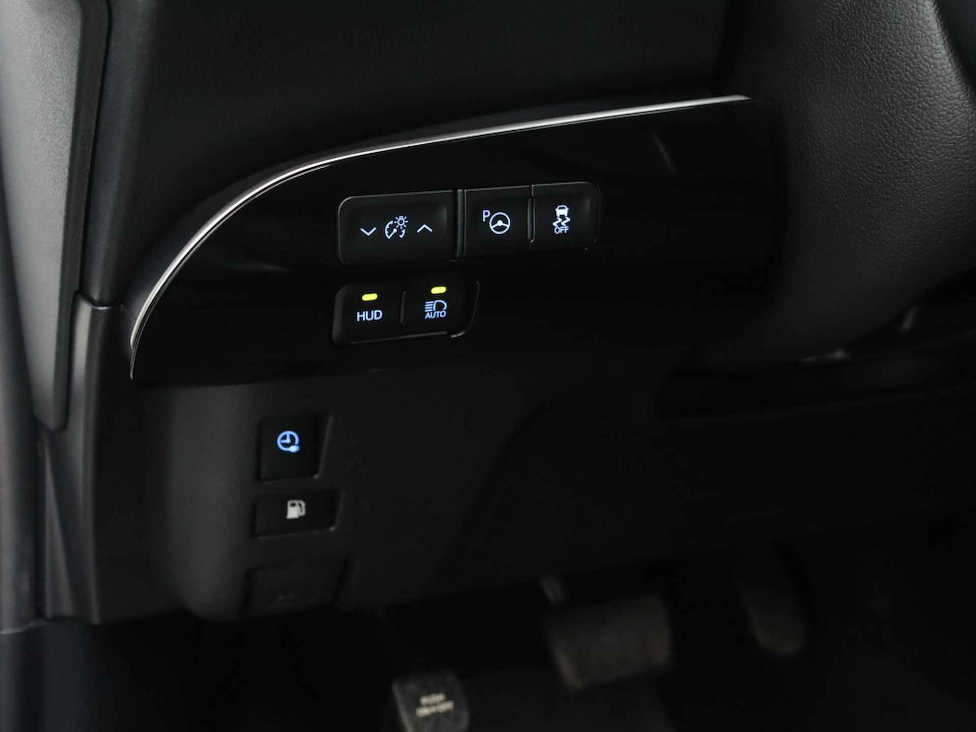 Toyota Prius 1.8 Plug-in Hybrid Dynamic Limited | Navigatie | Parkeerhulp | Parkeersensoren | - 28/40