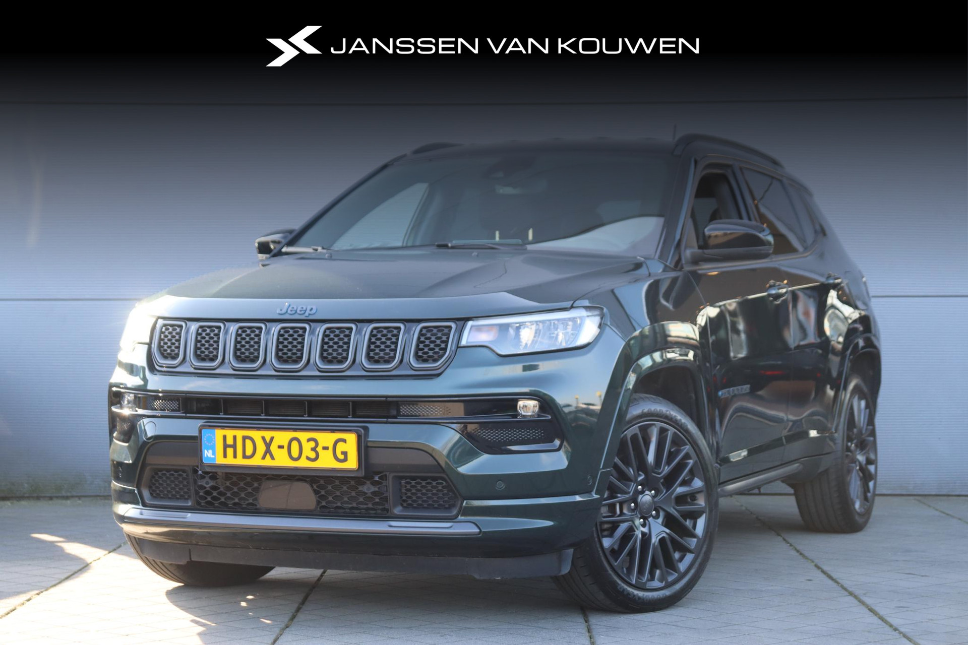 Jeep Compass 4xe 240 Plug-in Hybrid S / Navigatie / Camera / Stoel-stuurverwarming / 19'' velgen