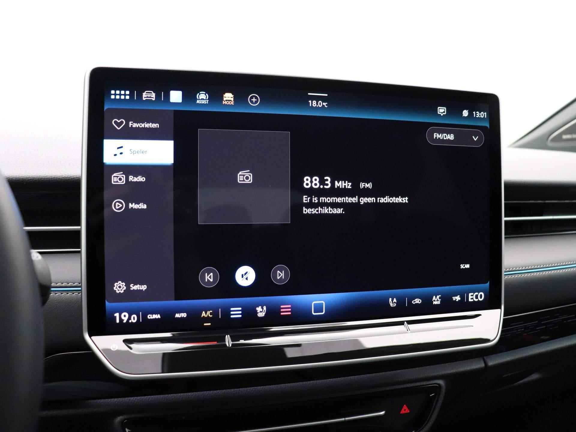 Volkswagen ID.7 Pro Business 77 kWh 286 PK | Demo | Navigatie | Apple Carplay | Android Auto | Head up display | Panoramadak | Lichtmetalen velgen | Warmtepomp | Achteruitrijcamera | - 33/49