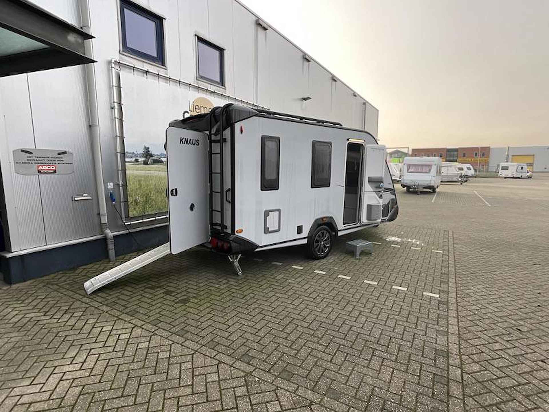 Knaus Sport & Fun Black Edition 480 QL INCL.MOVER-LUIFEL - 4/21