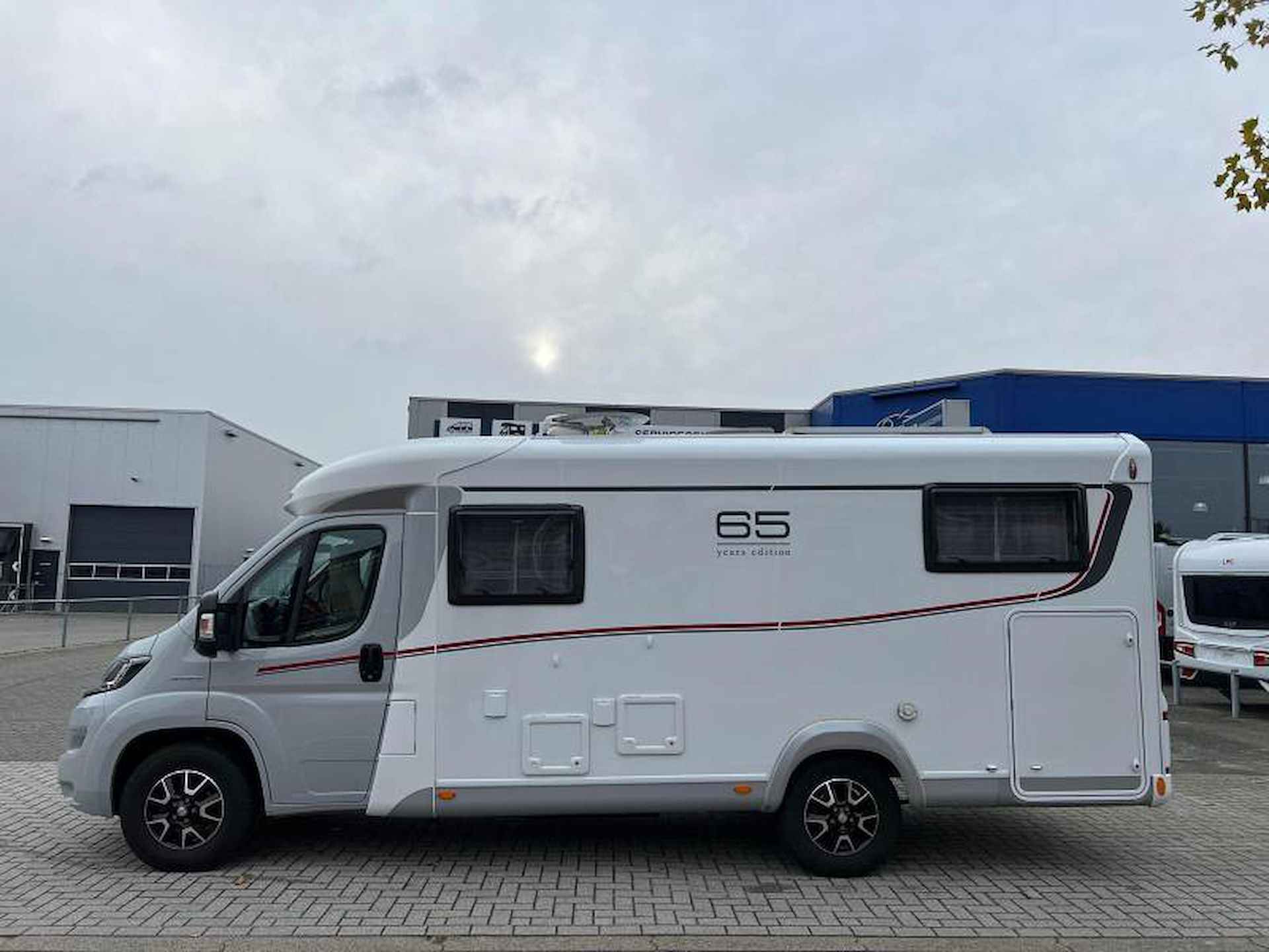 LMC Cruiser 646 V Compact b=220 CM - 5/19