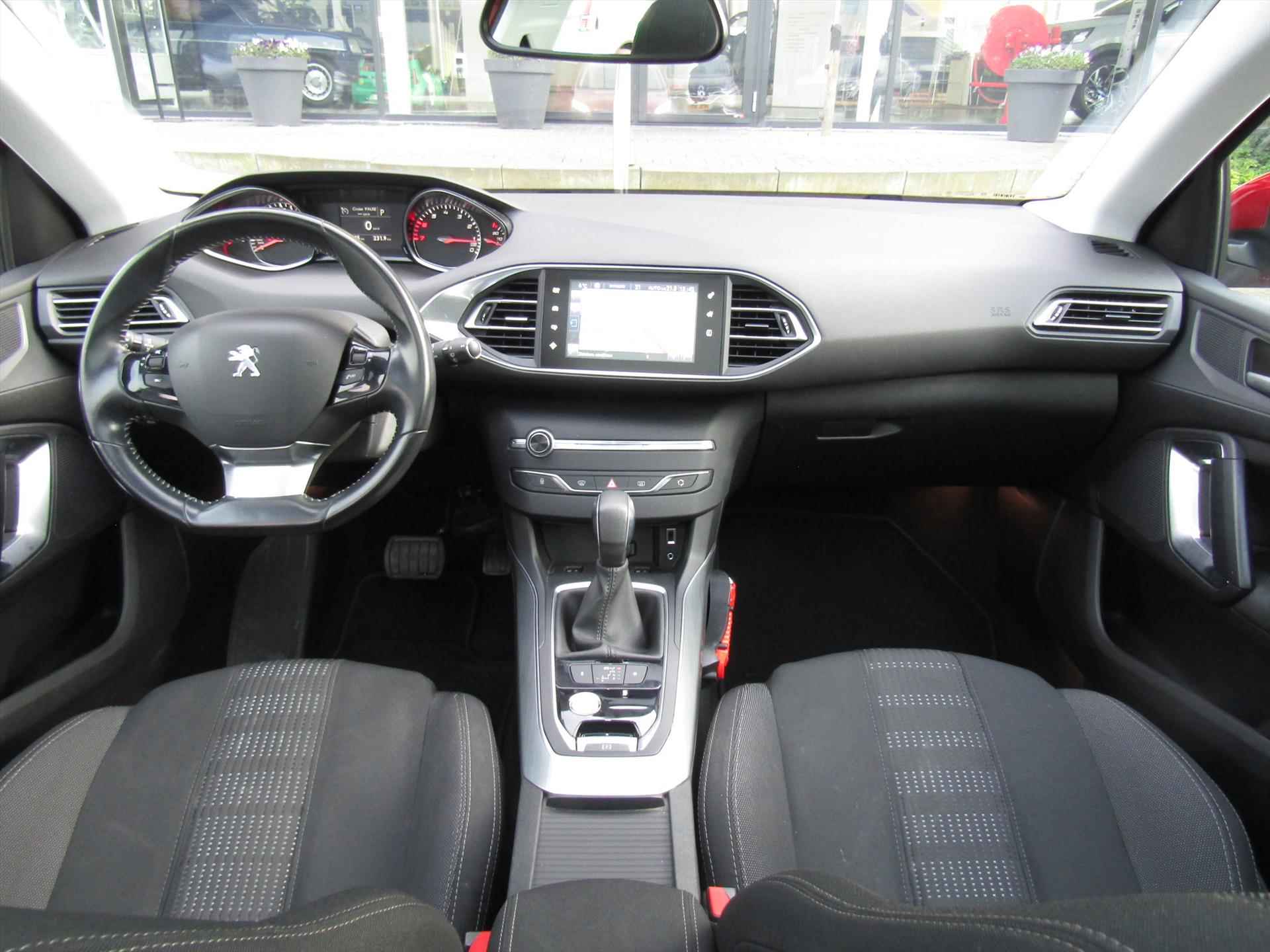 PEUGEOT 308 1.2 PureTech 130pk Aut. Allure / Navigatie / Camera / Stoelverwarming / Panoramadak / 1e eigenaar - 6/25