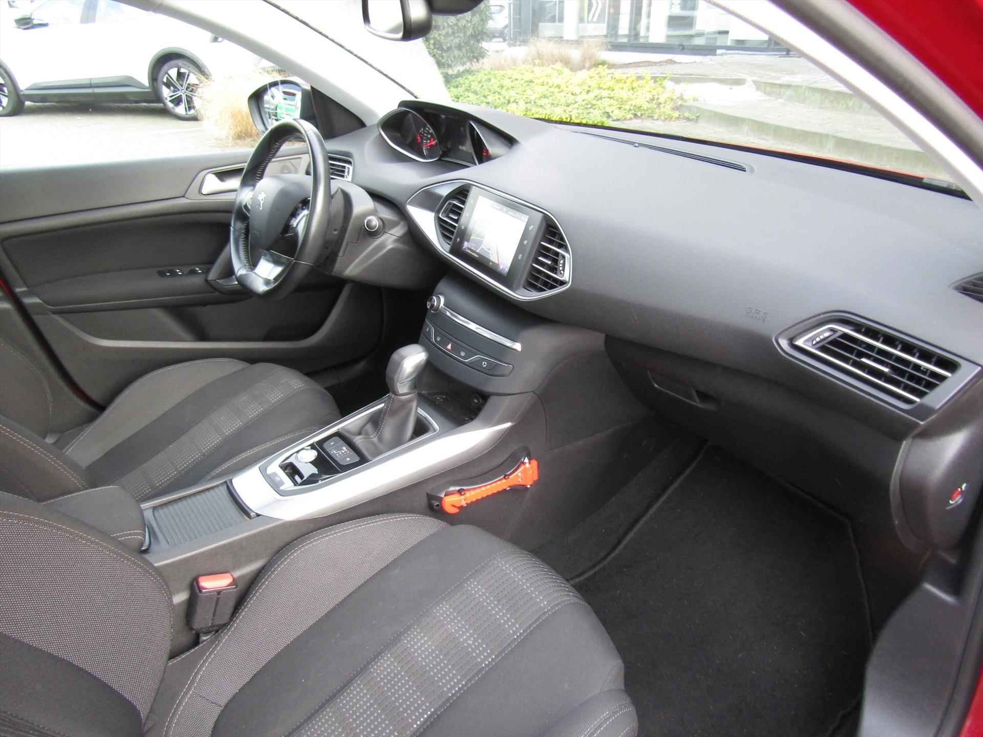 PEUGEOT 308 1.2 PureTech 130pk Aut. Allure / Navigatie / Camera / Stoelverwarming / Panoramadak / 1e eigenaar - 16/25