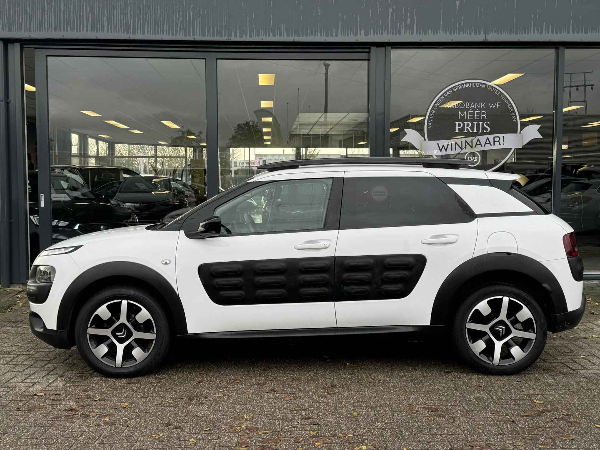 Citroen C4 Cactus 1.2 PureTech Shine 110 pk Turbo ! | Camera | Navigatie | dealer onderhouden | Clima | Cruise control - 3/34