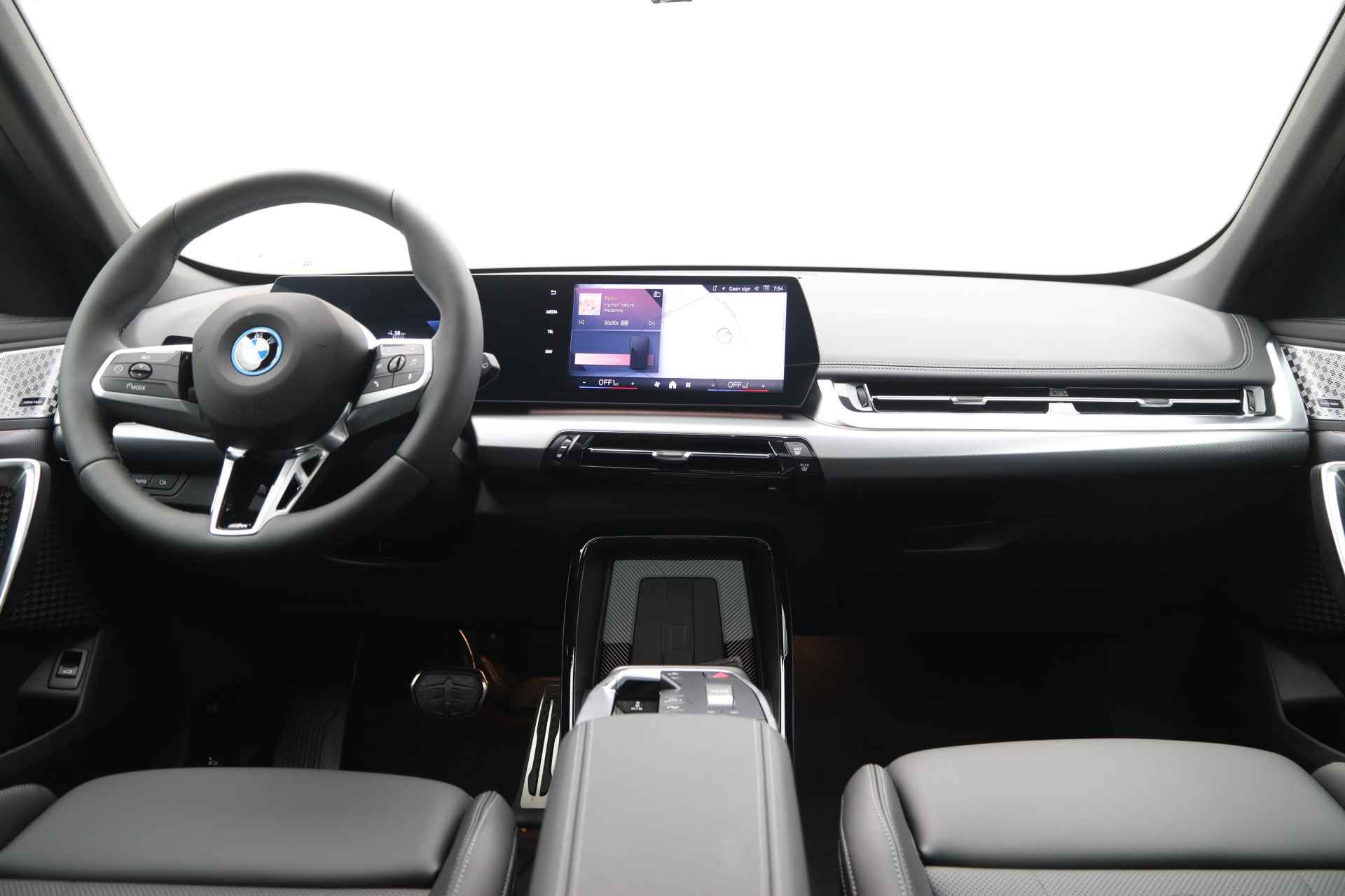 BMW iX1 eDrive20 67 kWh - 14/28