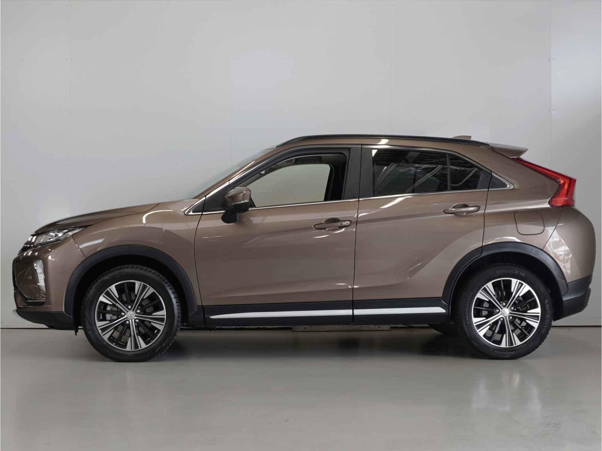 Mitsubishi Eclipse Cross 1.5 DI-T First Edition | Head up | NL auto | Trekhaak | 360 Camera | 1e Eigenaar | Garantie tot 29-6-2027! - 4/50