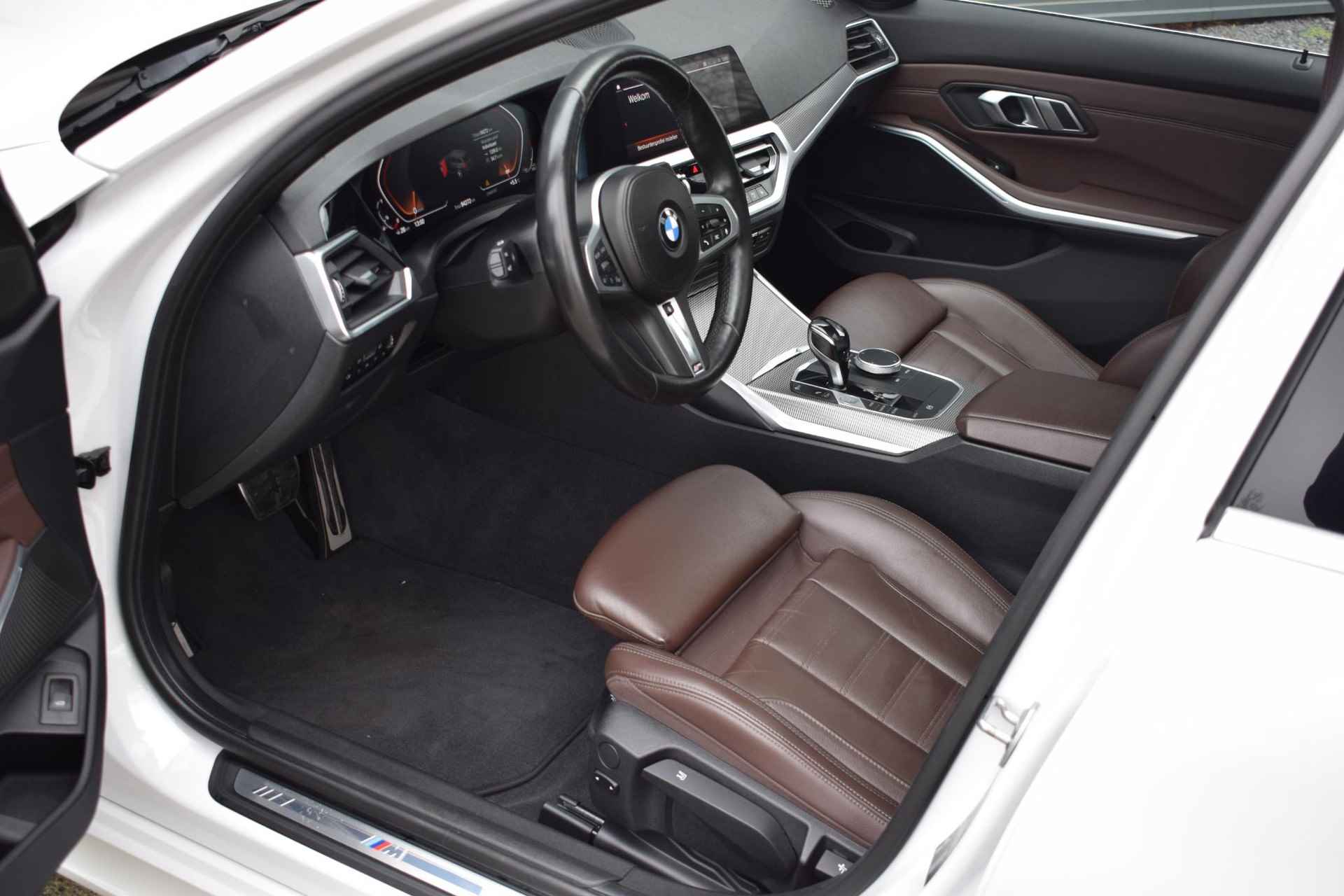 BMW 3-serie Touring 330i High Executive Edition / Panoramadak / M-Sport / Apple Carplay - 7/57