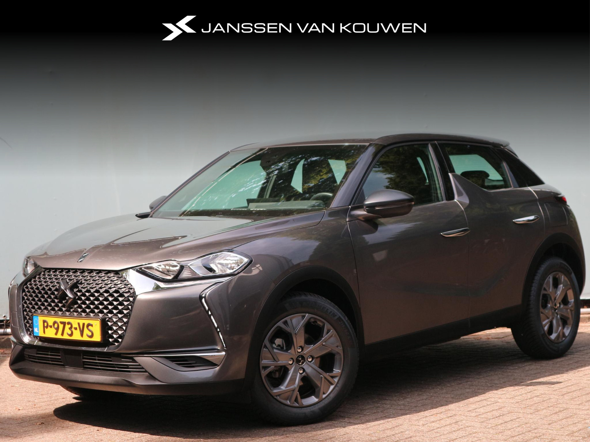 DS 3 Crossback Montmartre 1.2 100 pk / Digital dashboard / Climate control / Navigatie