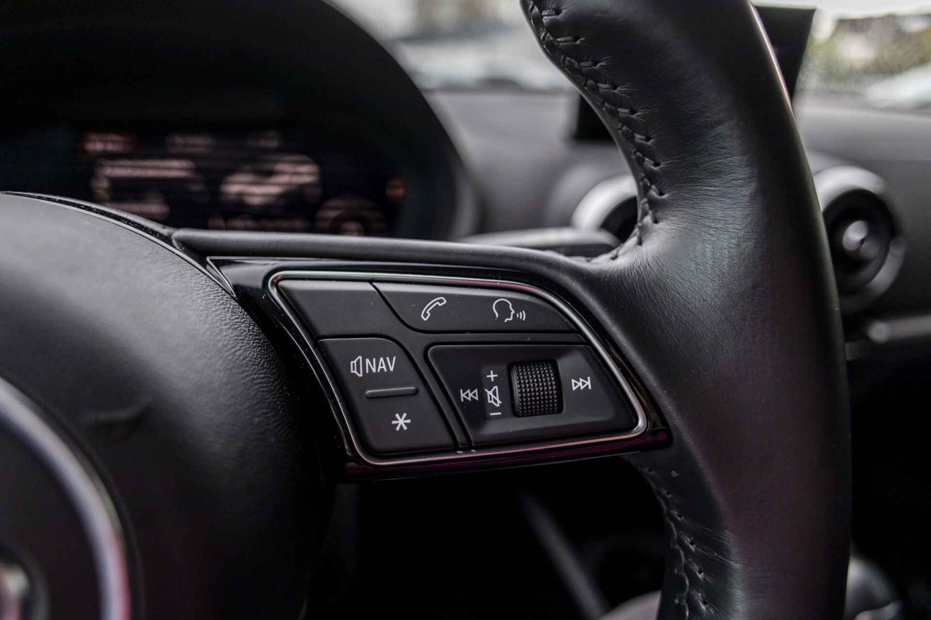 Audi A3 Sportback 1.0 TFSI S-Line | Automaat | Virtual | Trekhaak | LED | Keyless | Dodehoek - 36/42