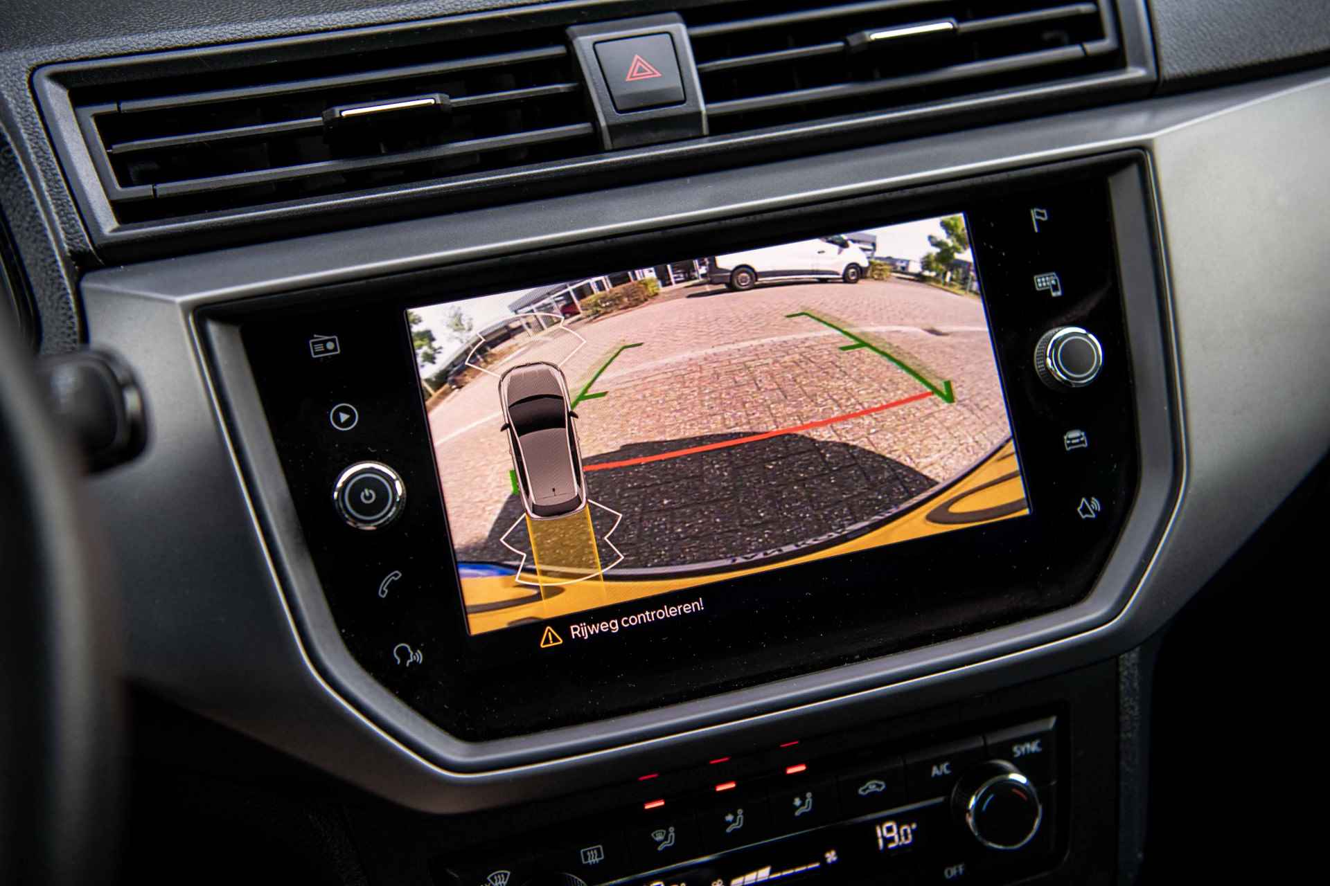 SEAT Ibiza 1.0 TSi 95 pk Flex | Camera | Navigatie | Parkeersensoren - 23/37