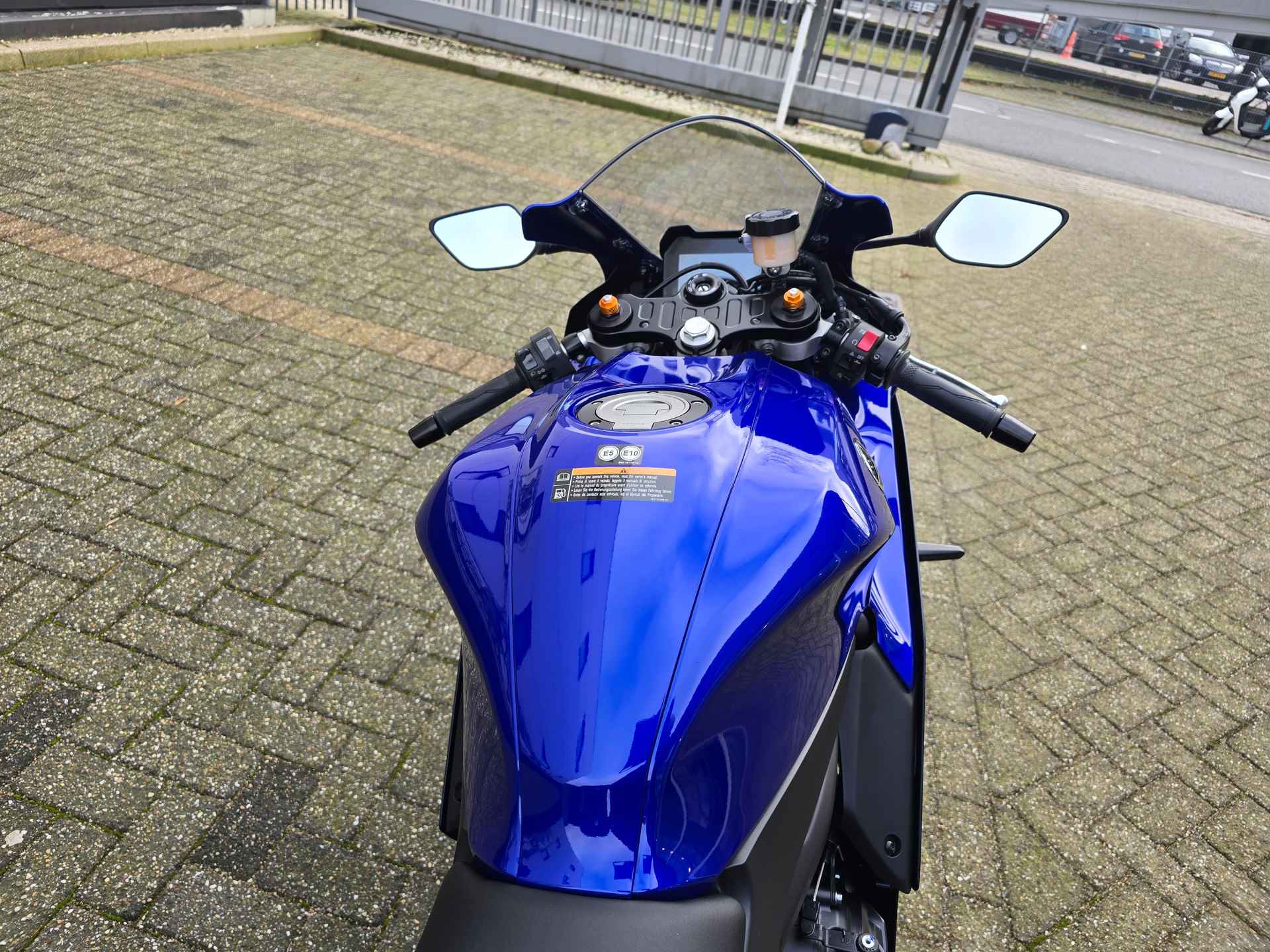 Yamaha YZF R7 - 5/18