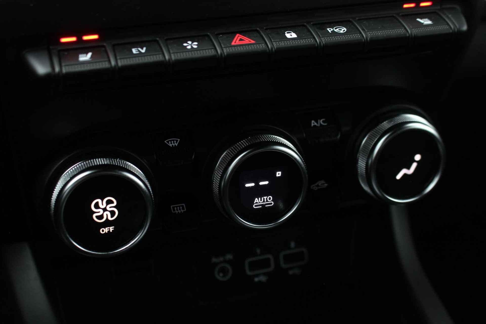 Renault Arkana 1.6 E-Tech hybrid E-Tech engineered 145pk | Automaat | BOSE | Stoelverwarming | Adaptive Cruise Control | Zwart dak | Achterklep spoiler - 28/42