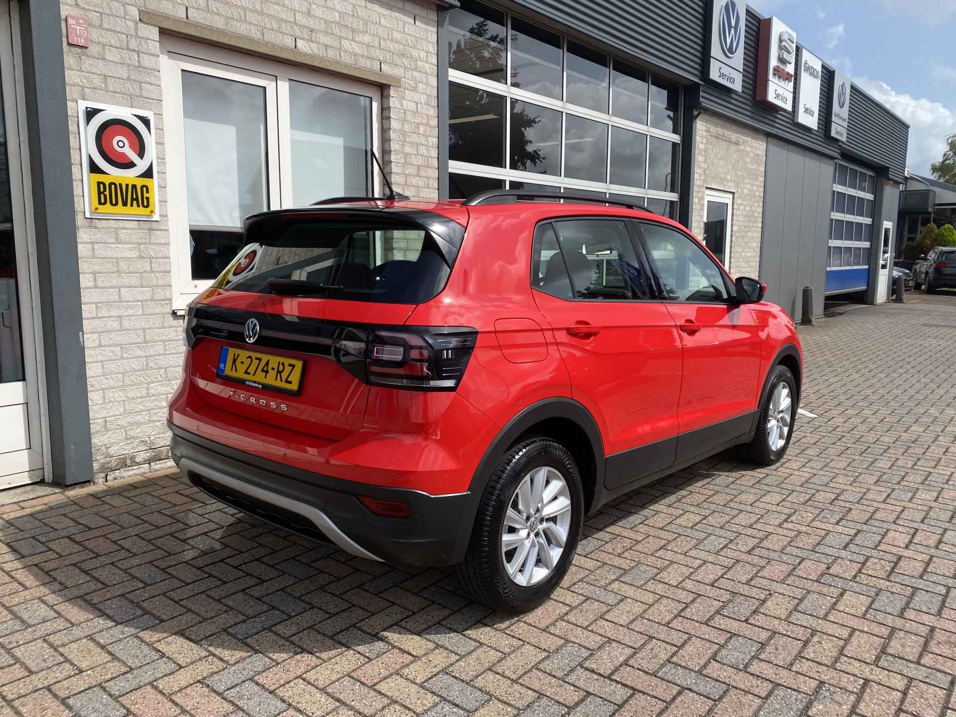 Volkswagen T-Cross 1.0 TSI Life / AUTOMAAT/ PARK. SENSOREN/ DODE HOEK/ ADAPT. CRUISE/ APP CONNECT/ NAVI/ CLIMA/ - 35/40