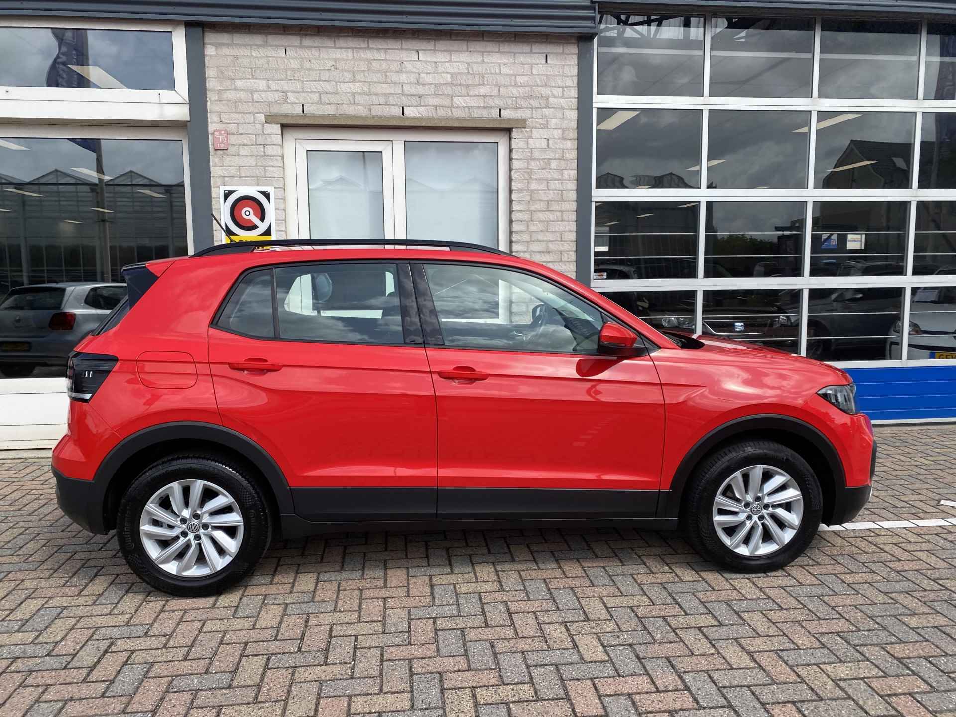 Volkswagen T-Cross 1.0 TSI Life / AUTOMAAT/ PARK. SENSOREN/ DODE HOEK/ ADAPT. CRUISE/ APP CONNECT/ NAVI/ CLIMA/ - 36/40