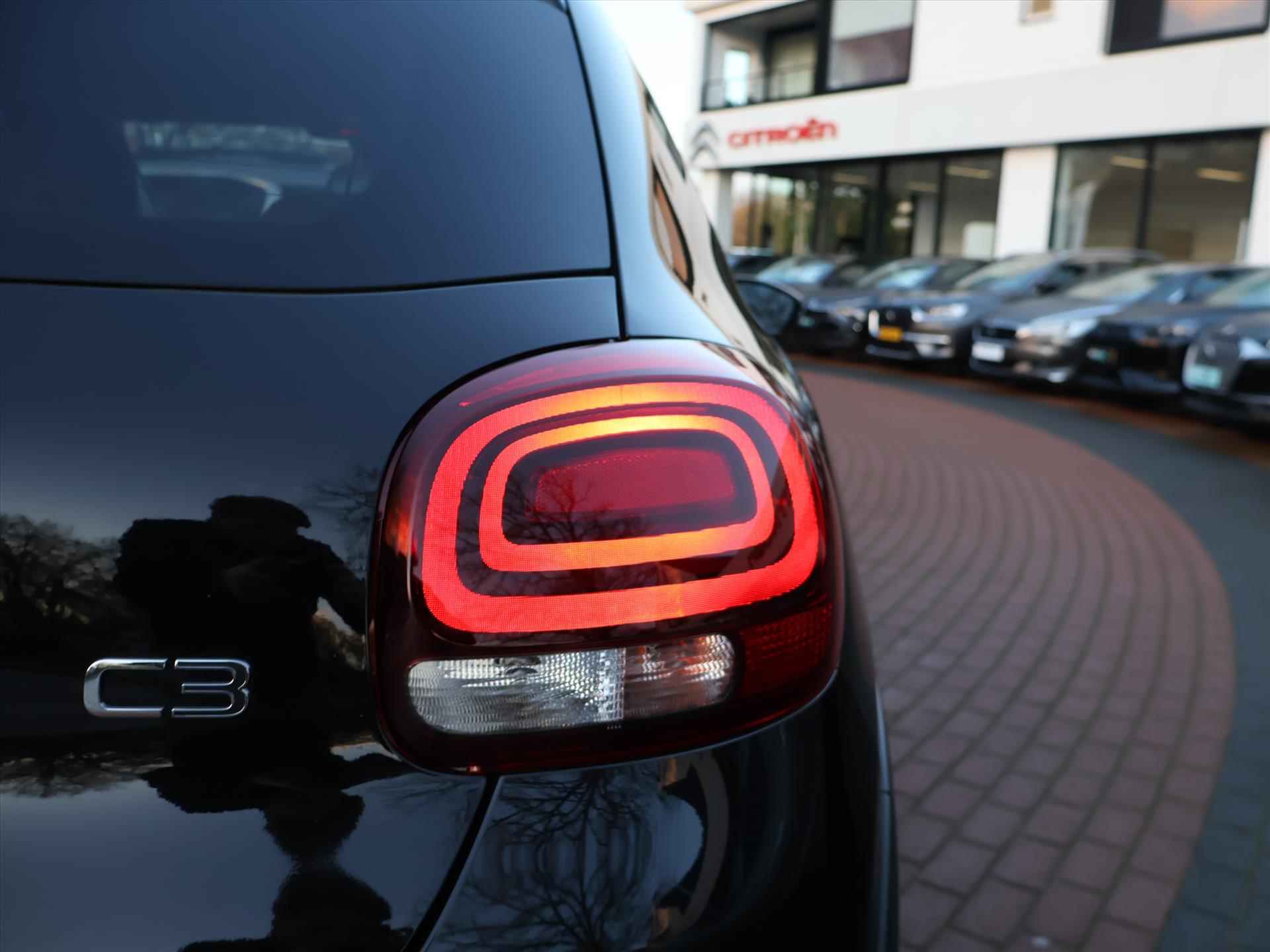 Citroen C3 PureTech 110PK S&S EAT6 Automaat Max, Rijklaarprijs | Camera | Keyless | DAB+ | Stoelverwarming | 17 inch lichtmetalen wielen - 9/62