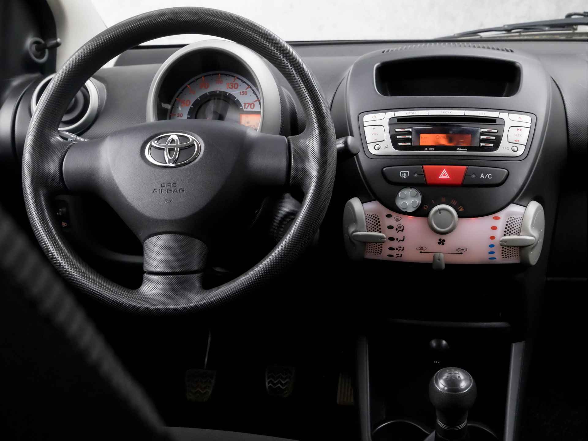Toyota Aygo 1.0 VVT-i Comfort Sport (AIRCO, 5 DEURS, ELEK RAMEN, SPORTSTOELEN, NIEUWE APK, NIEUWSTAAT) - 7/32