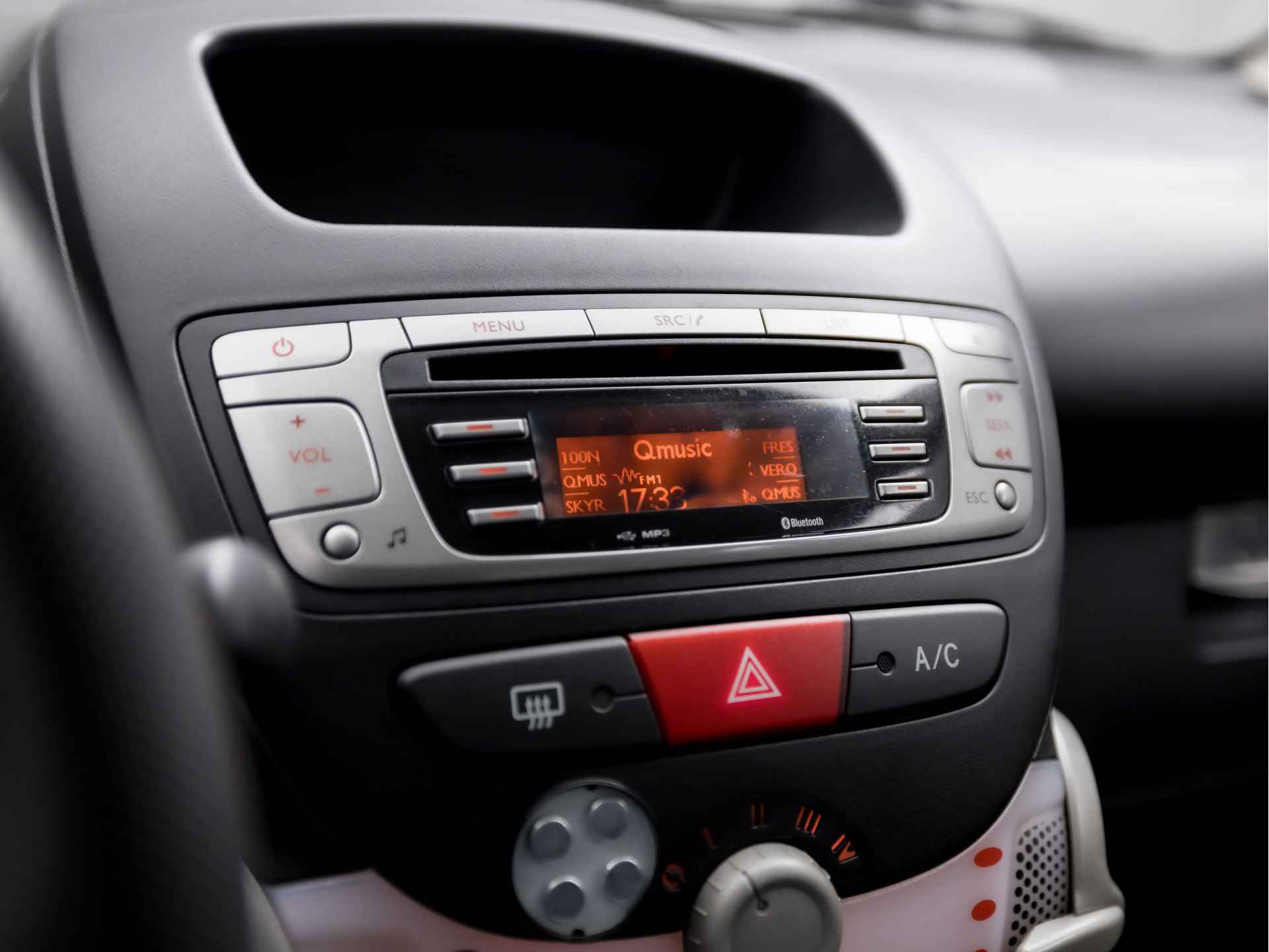 Toyota Aygo 1.0 VVT-i Comfort Sport (AIRCO, 5 DEURS, ELEK RAMEN, SPORTSTOELEN, NIEUWE APK, NIEUWSTAAT) - 8/32