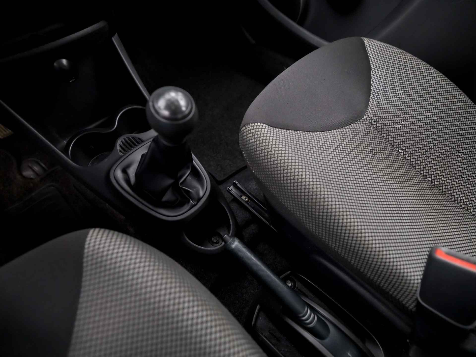 Toyota Aygo 1.0 VVT-i Comfort Sport (AIRCO, 5 DEURS, ELEK RAMEN, SPORTSTOELEN, NIEUWE APK, NIEUWSTAAT) - 10/32